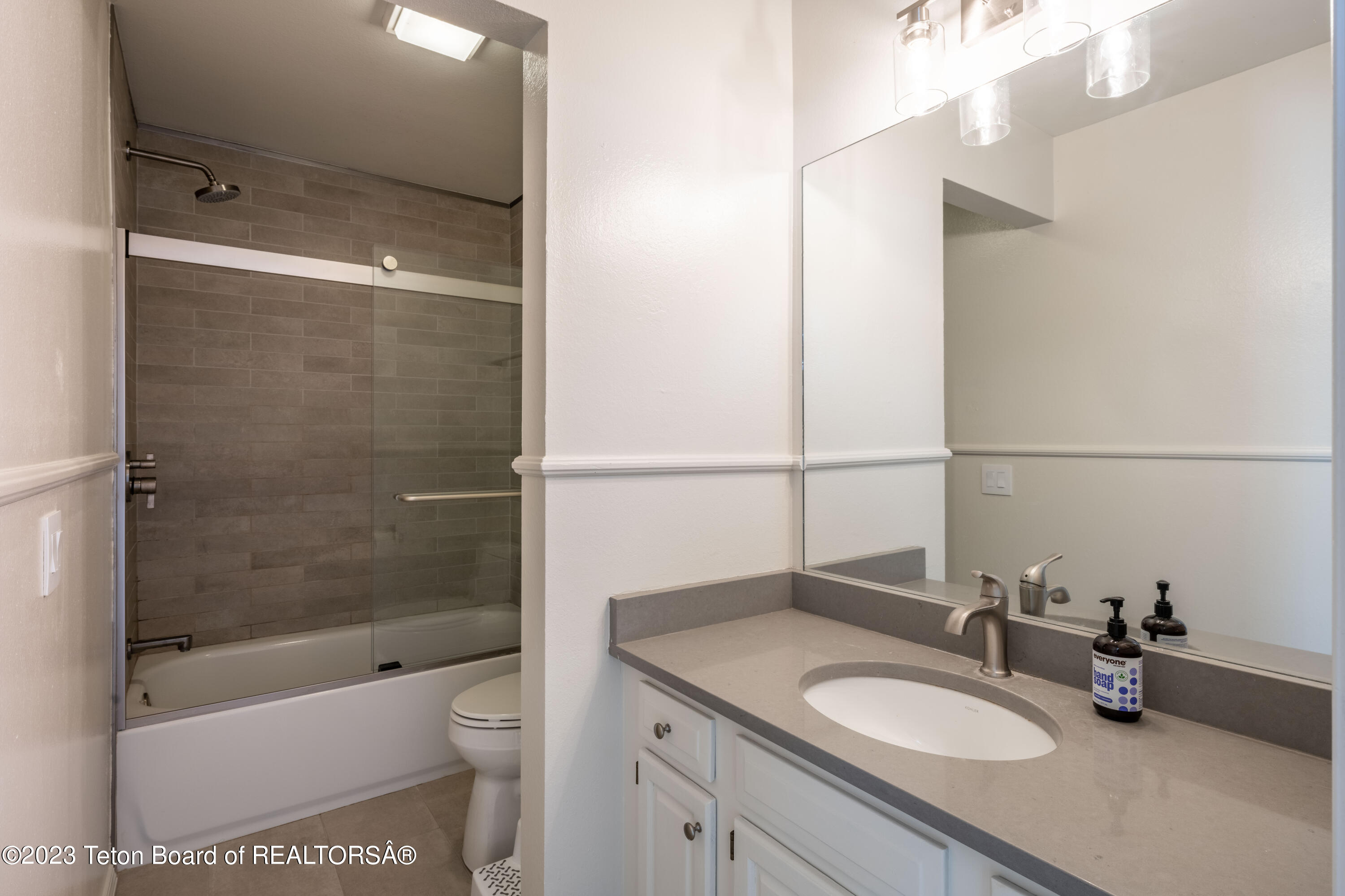 645 E SIMPSON Avenue