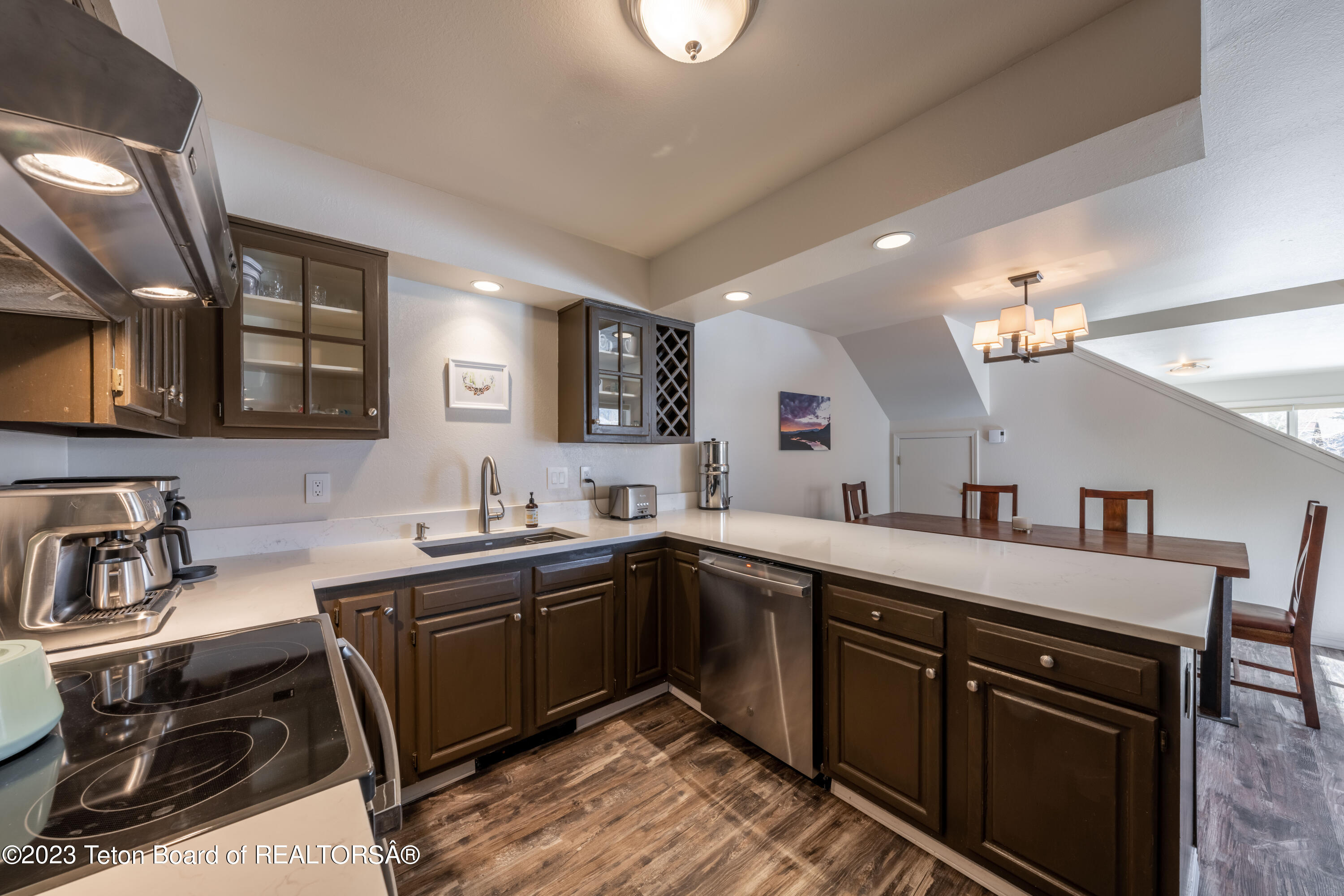 645 E SIMPSON Avenue