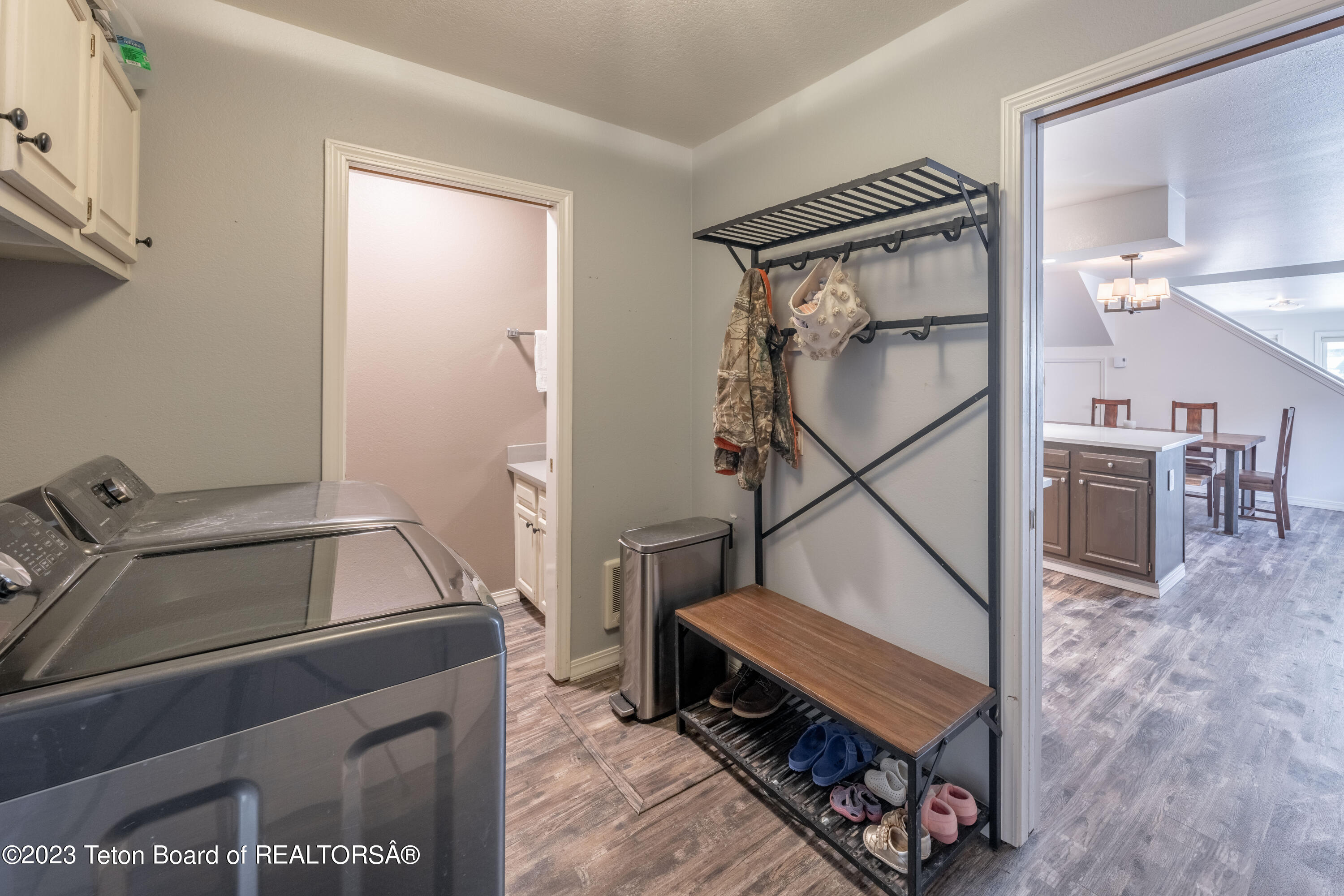 645 E SIMPSON Avenue