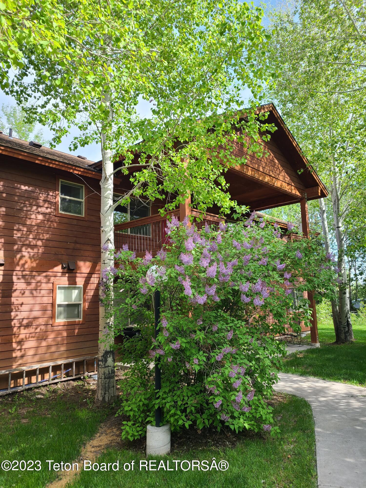 250 HOMESTEAD #111 Drive