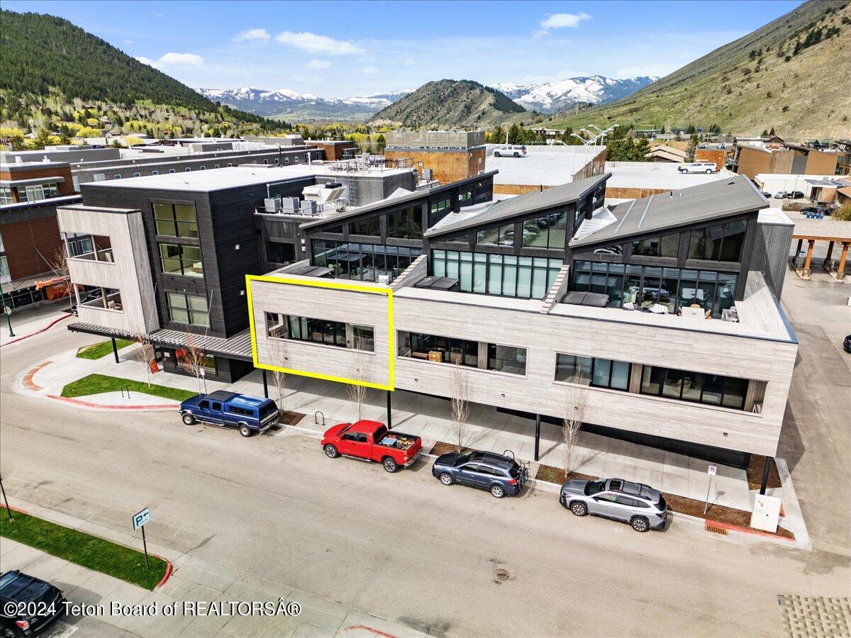 175 S GLENWOOD Street, 203