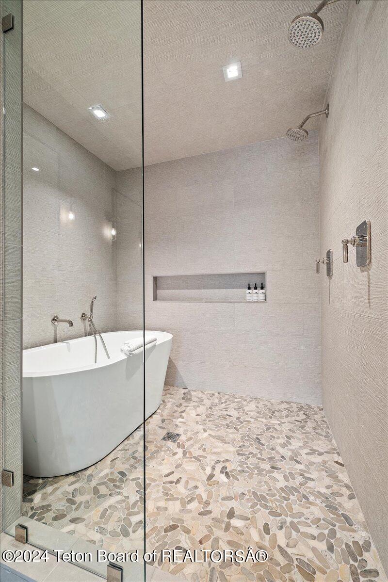 175 S GLENWOOD Street, 203