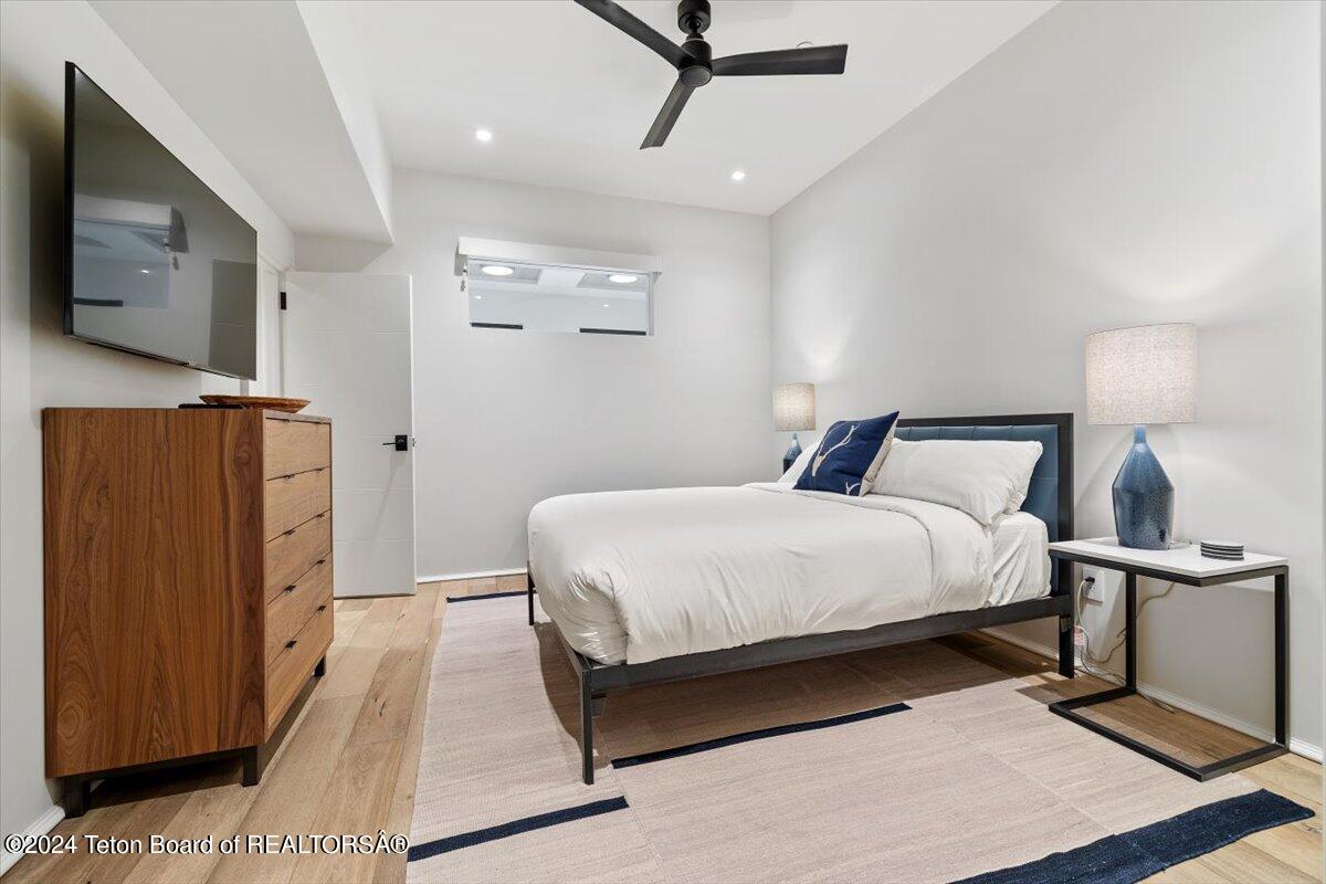 175 S GLENWOOD Street, 203