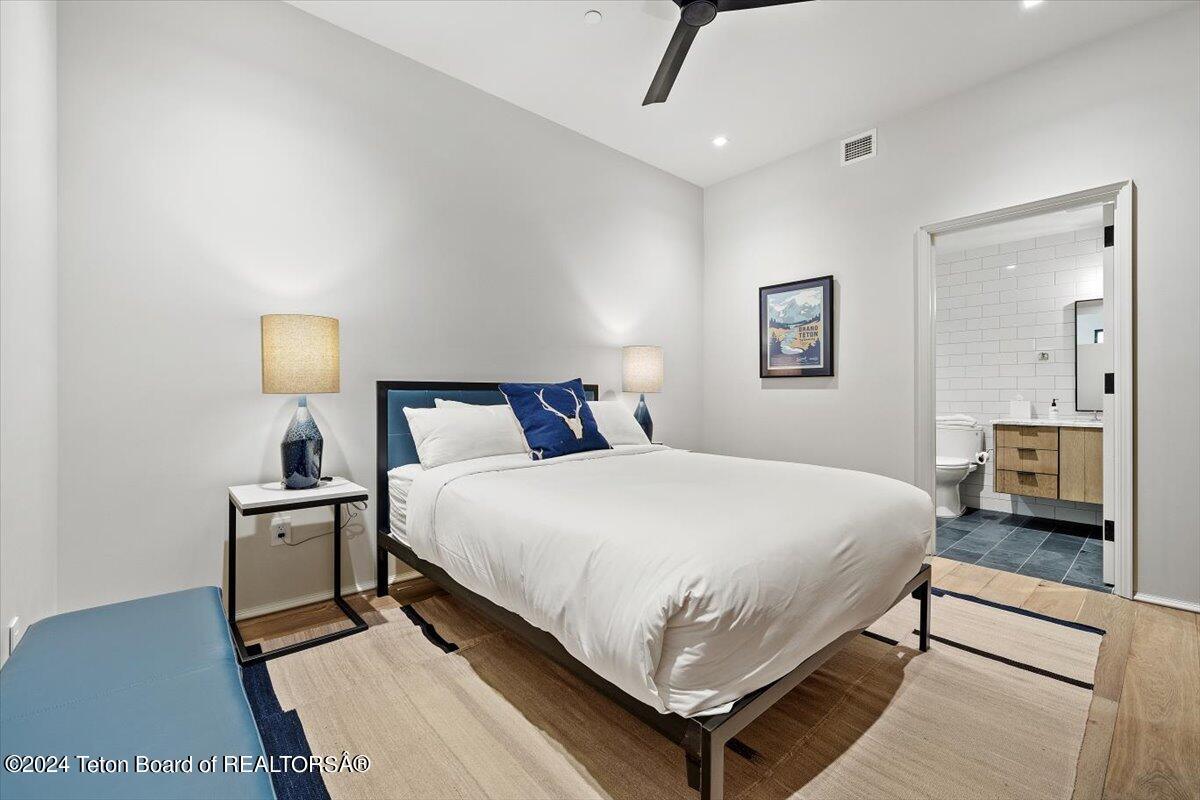 175 S GLENWOOD Street, 203