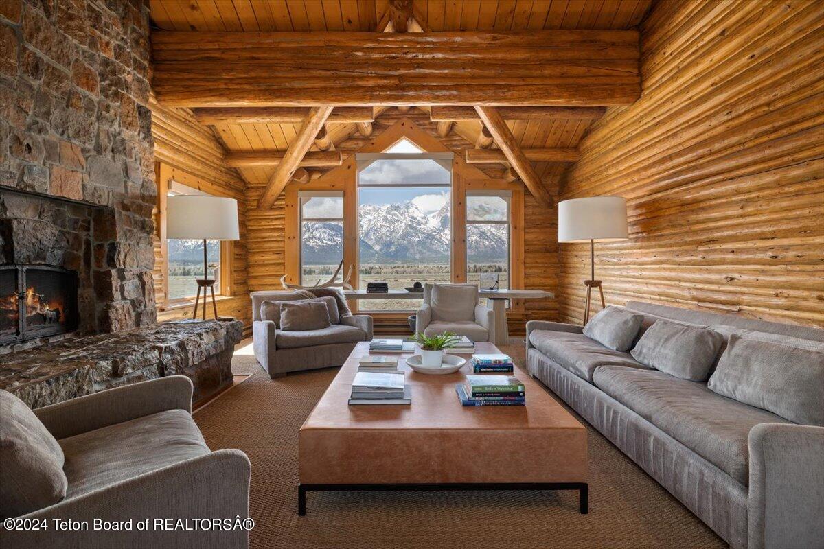 13095 N CRAIGHEAD Lane