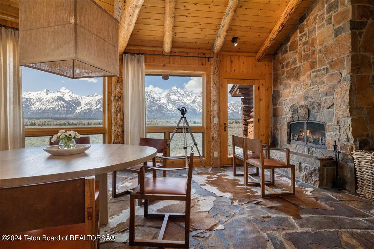 13095 N CRAIGHEAD Lane