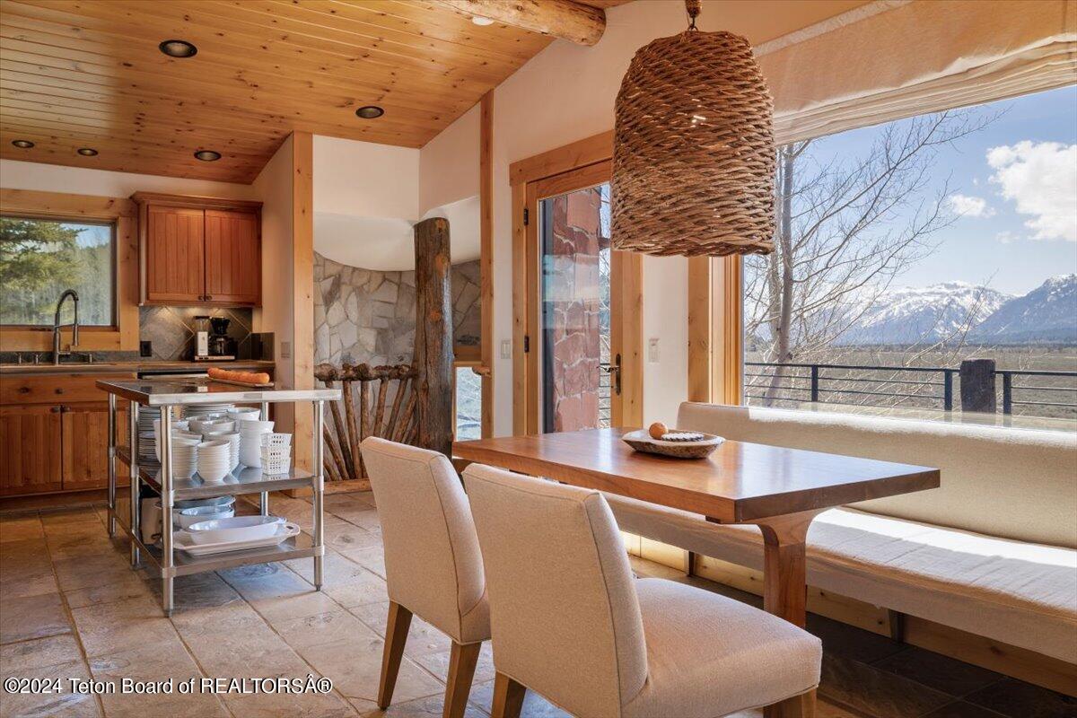 13095 N CRAIGHEAD Lane