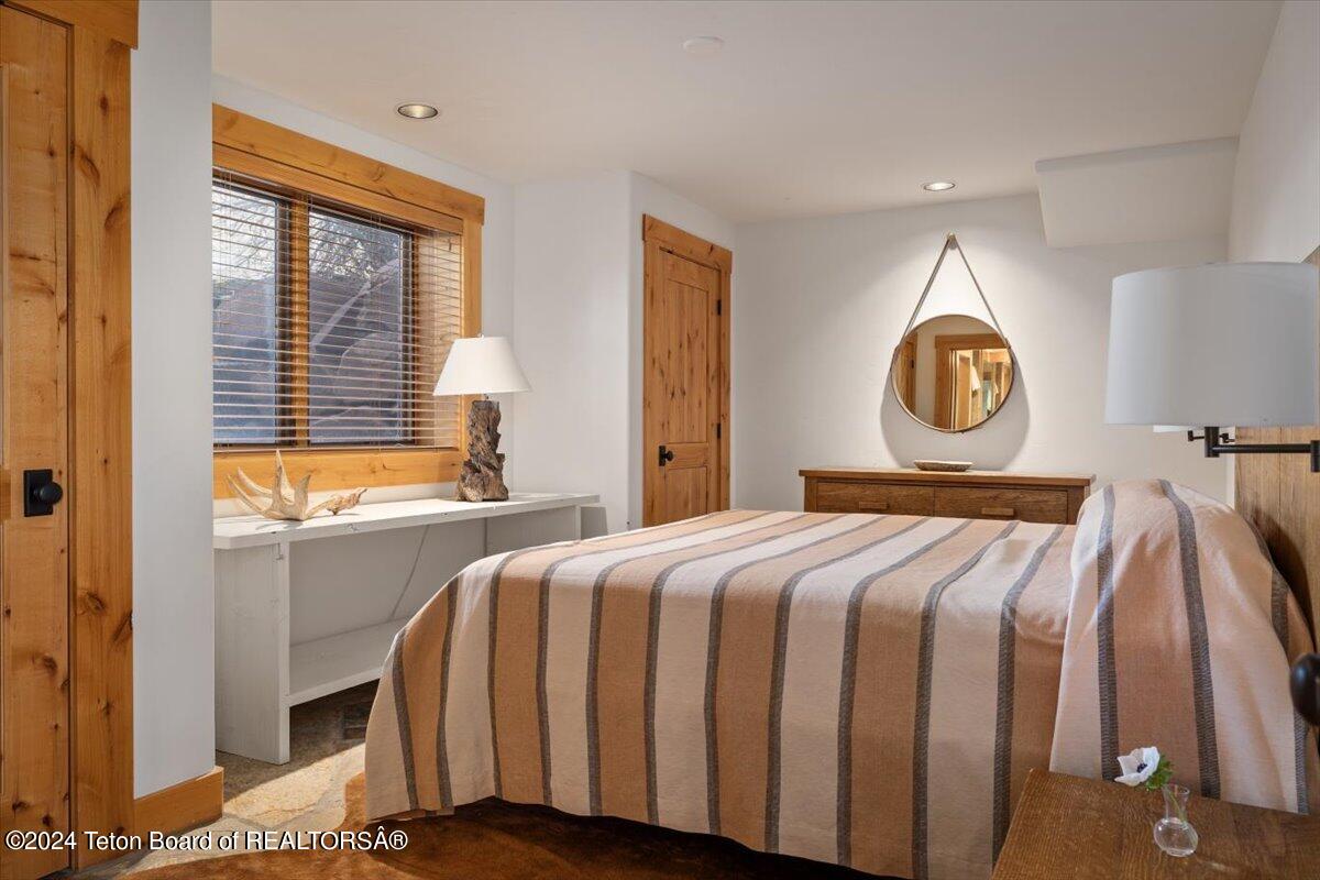 13095 N CRAIGHEAD Lane