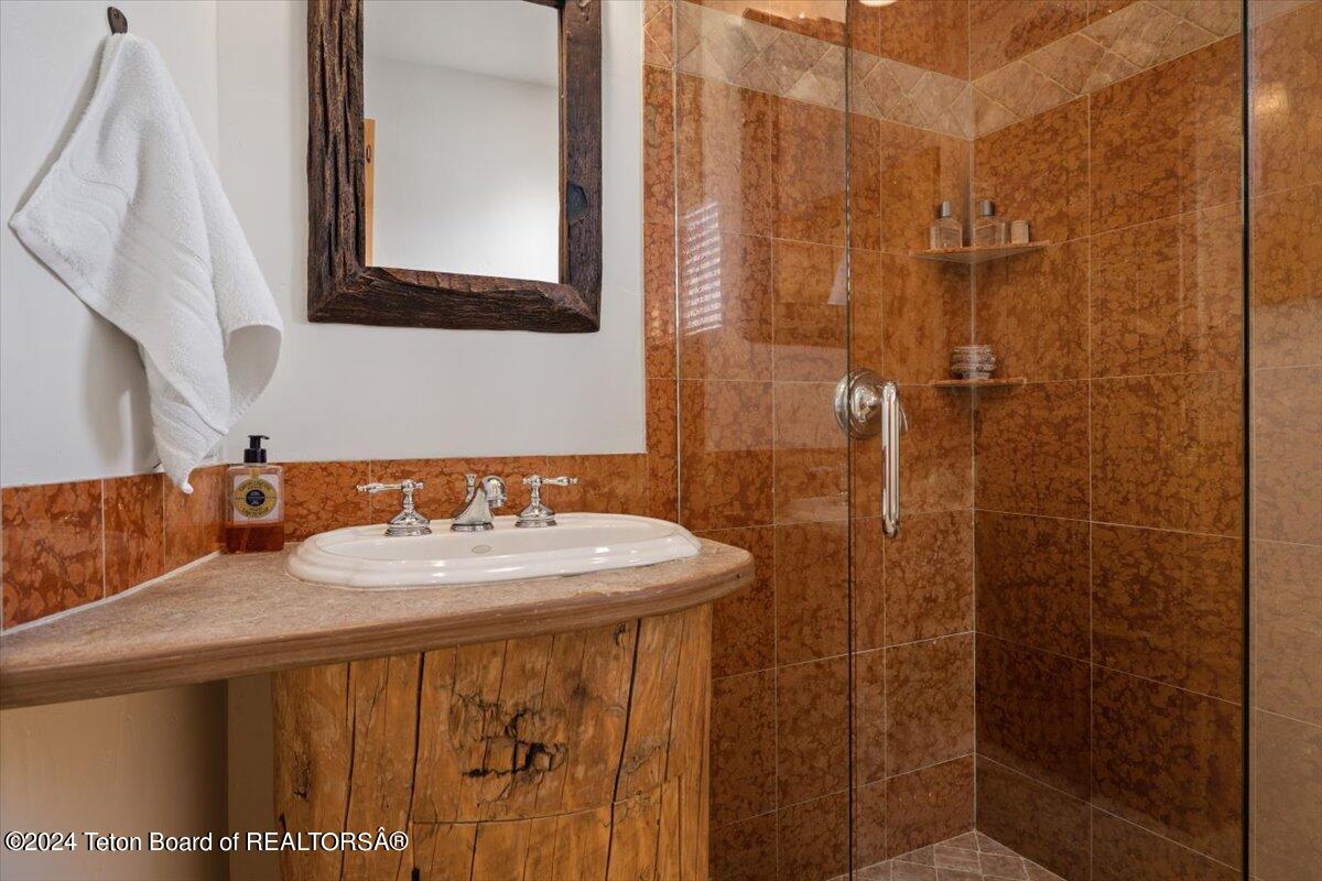 13095 N CRAIGHEAD Lane