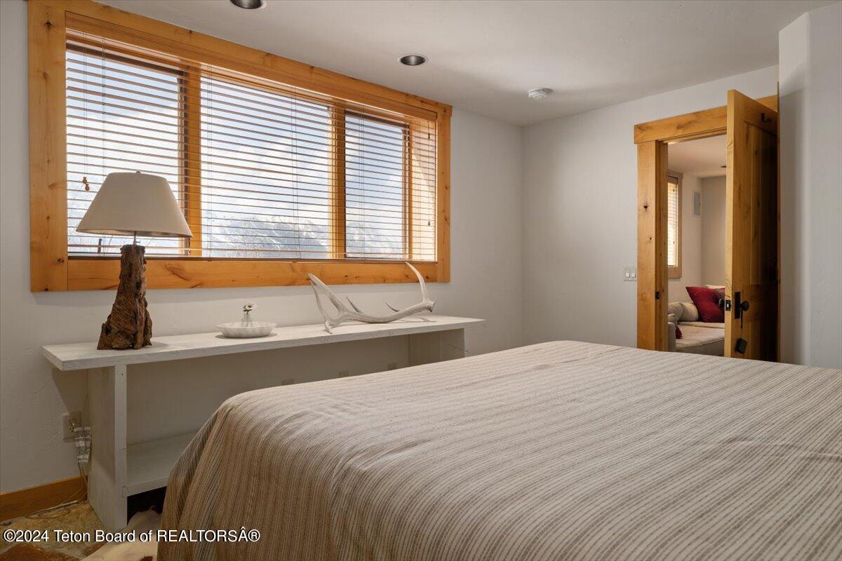 13095 N CRAIGHEAD Lane