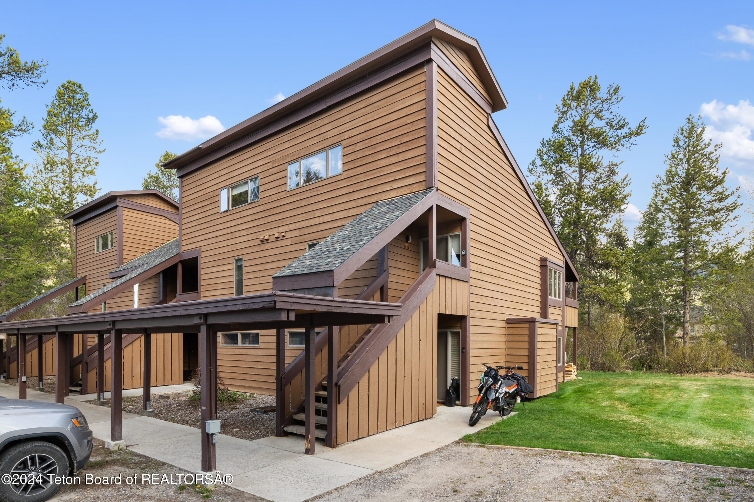 4490 BERRY Drive, 40-2-4