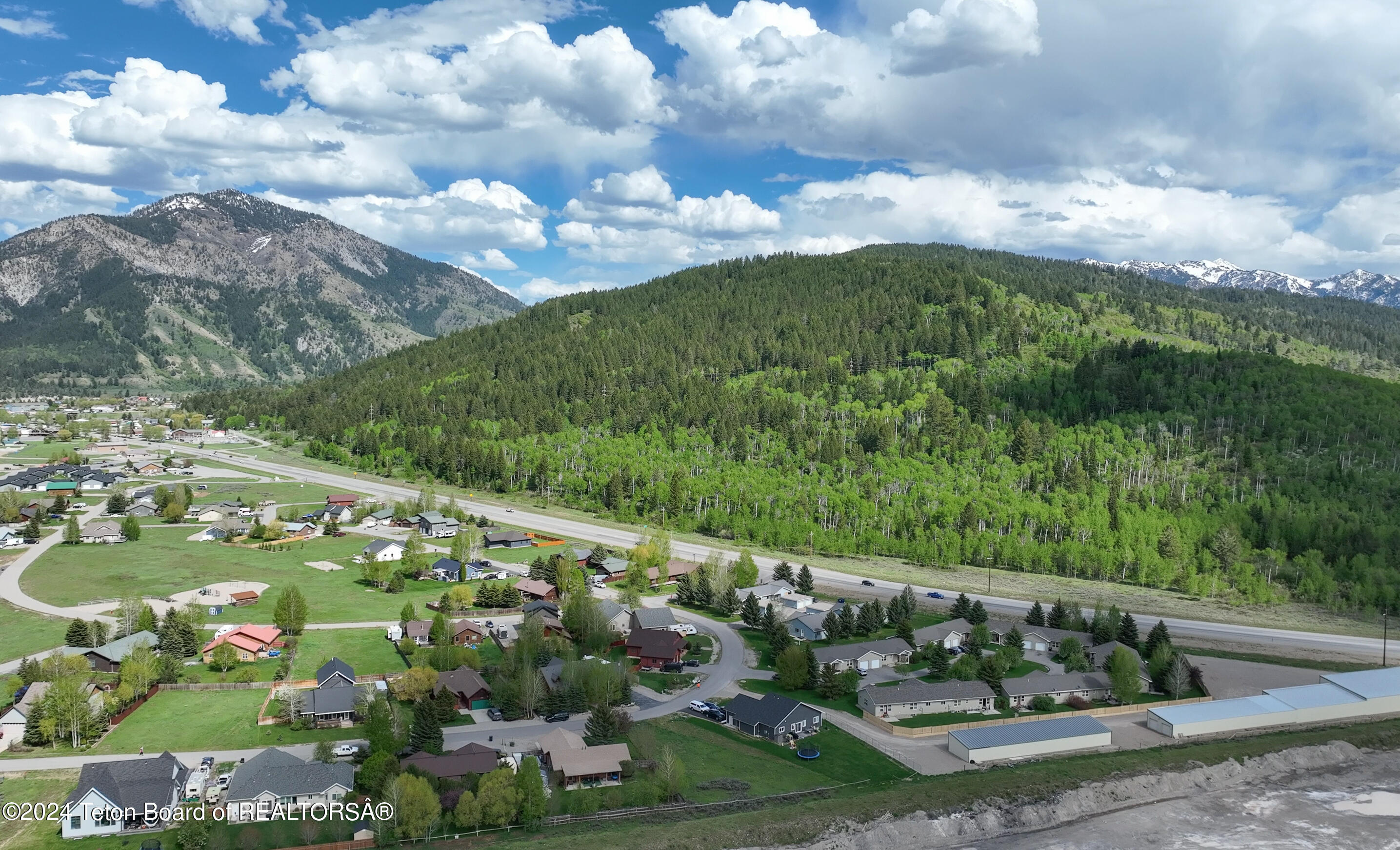 512 SNAKE RIVER Drive