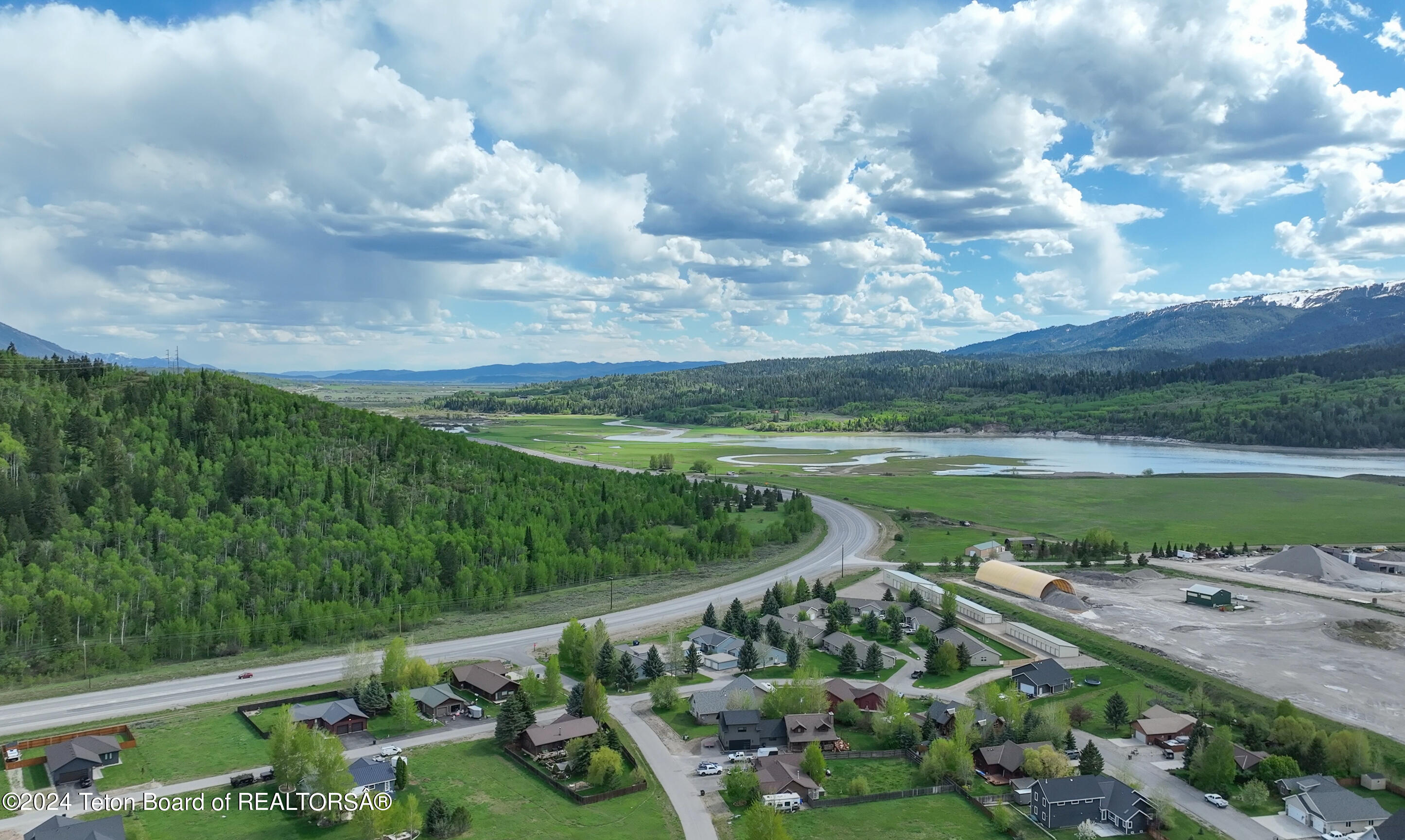 512 SNAKE RIVER Drive