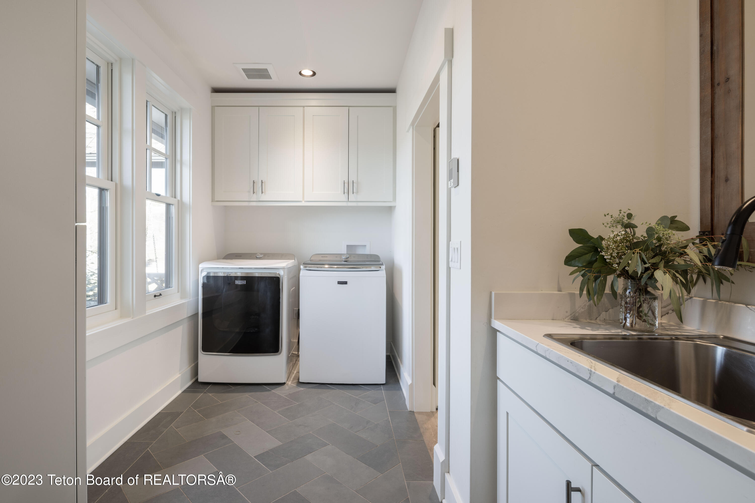 1698 COUNTY ROAD 106