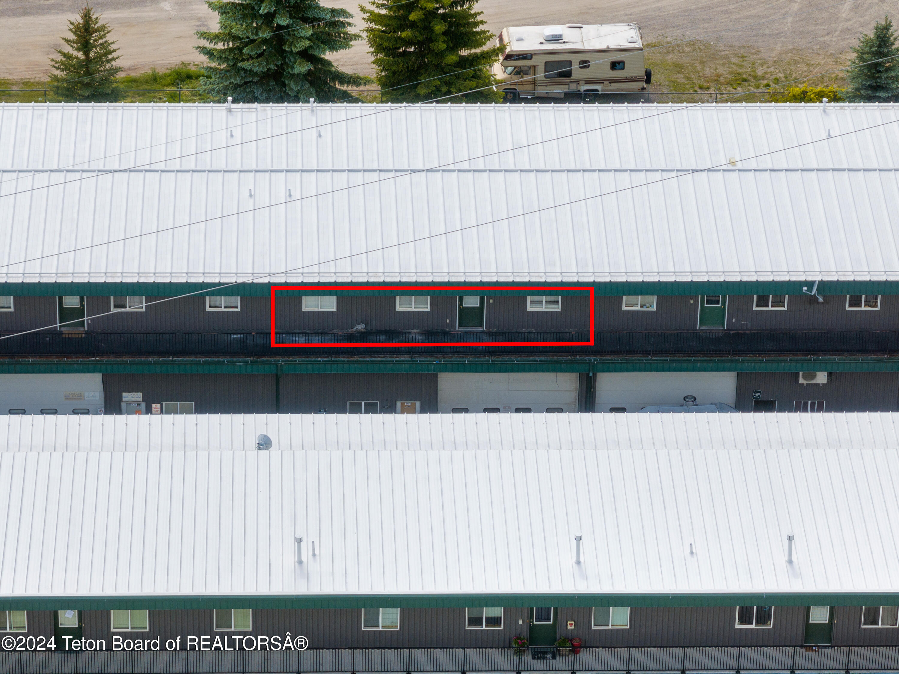 555 W DEER Drive, 303