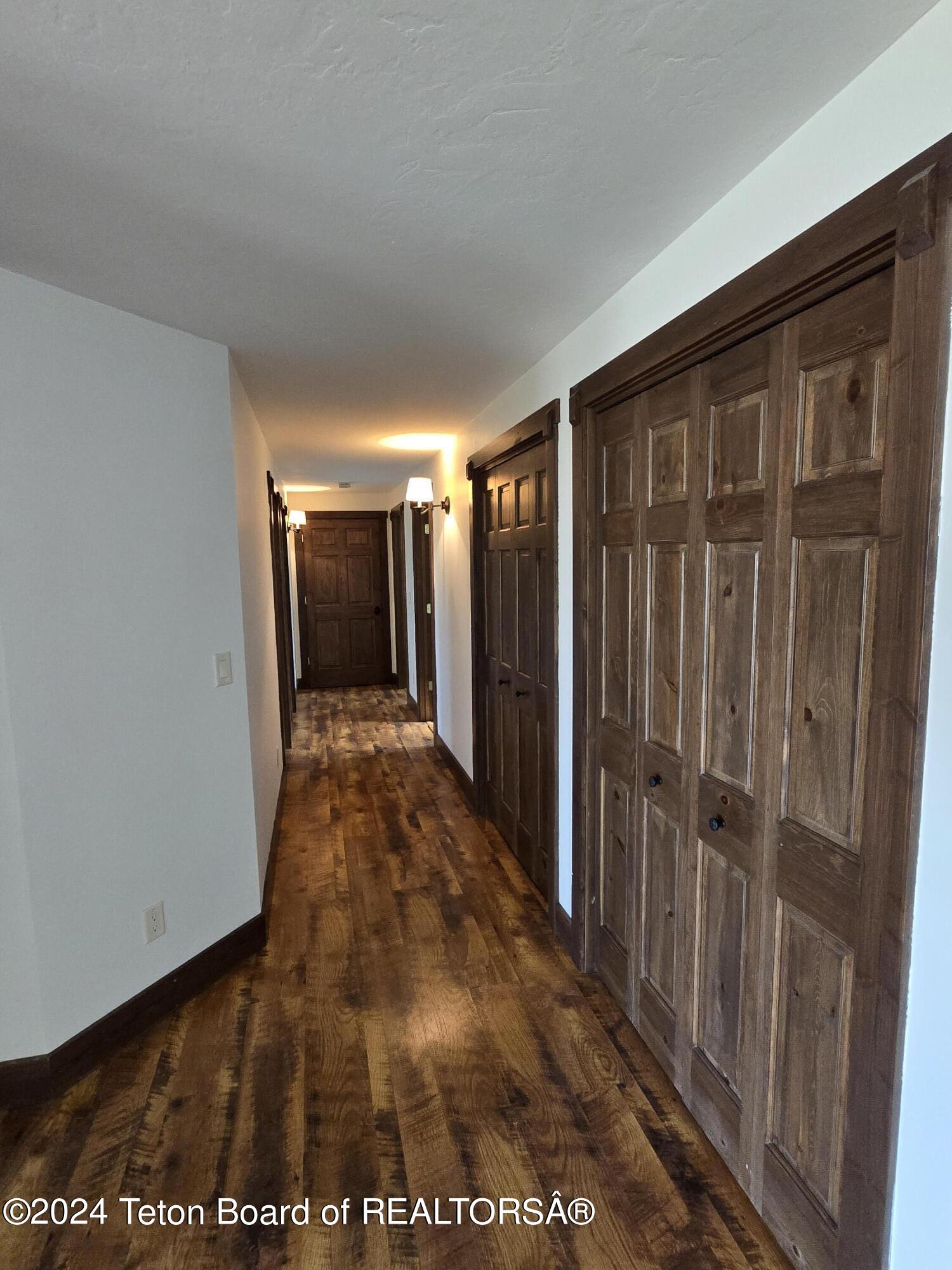 1946 AUTUMN GLEN Circle