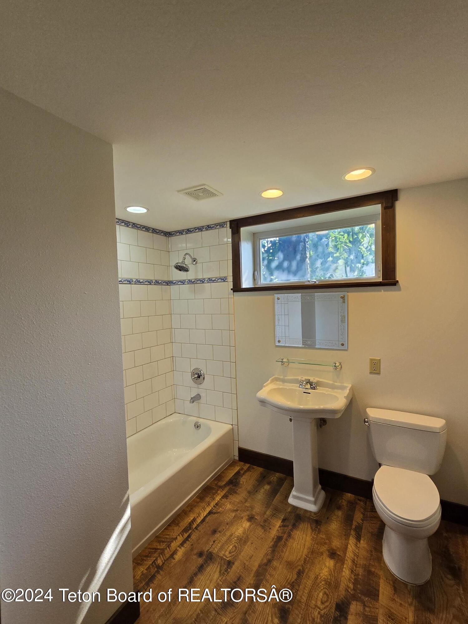 1946 AUTUMN GLEN Circle