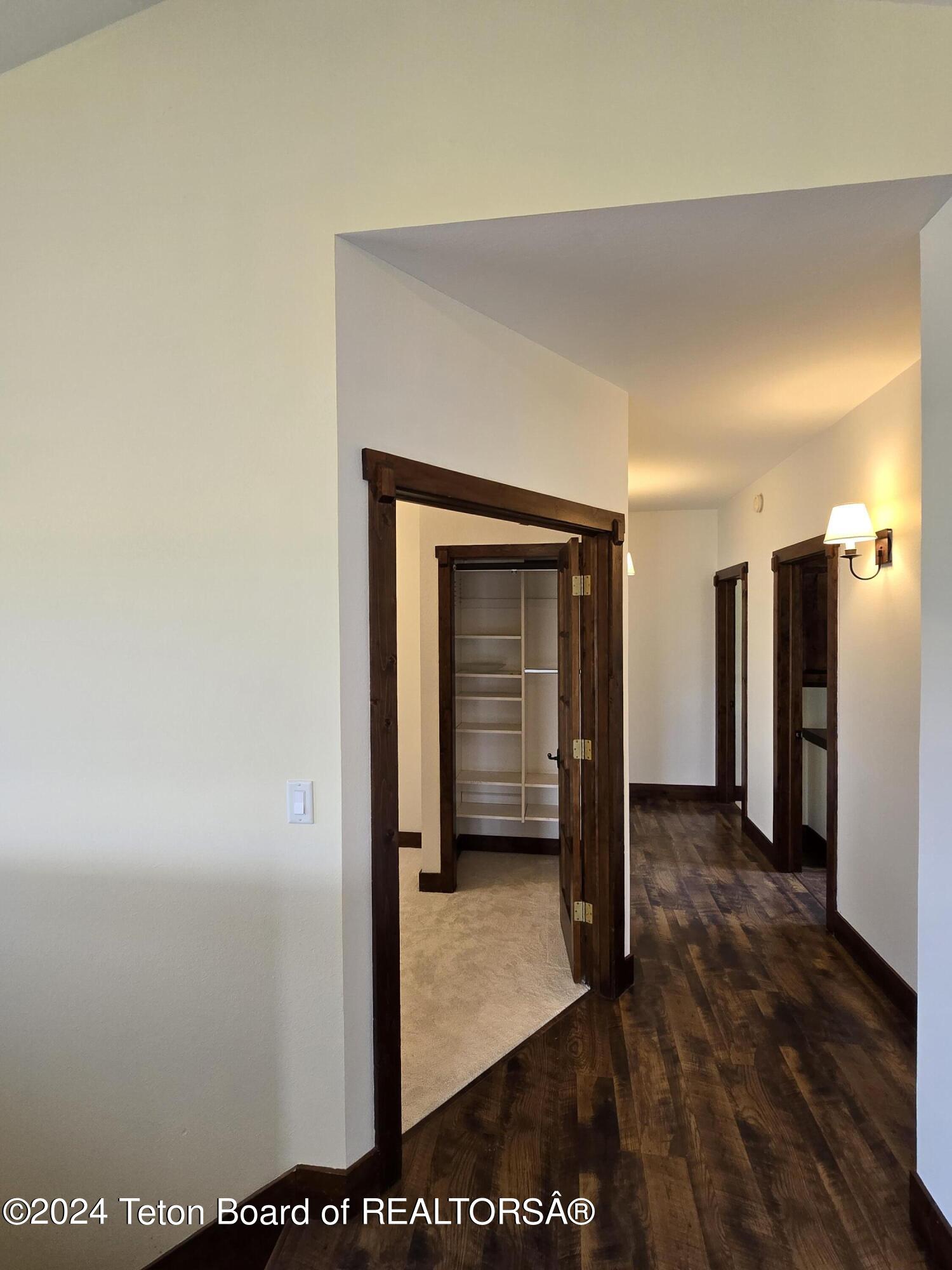 1946 AUTUMN GLEN Circle