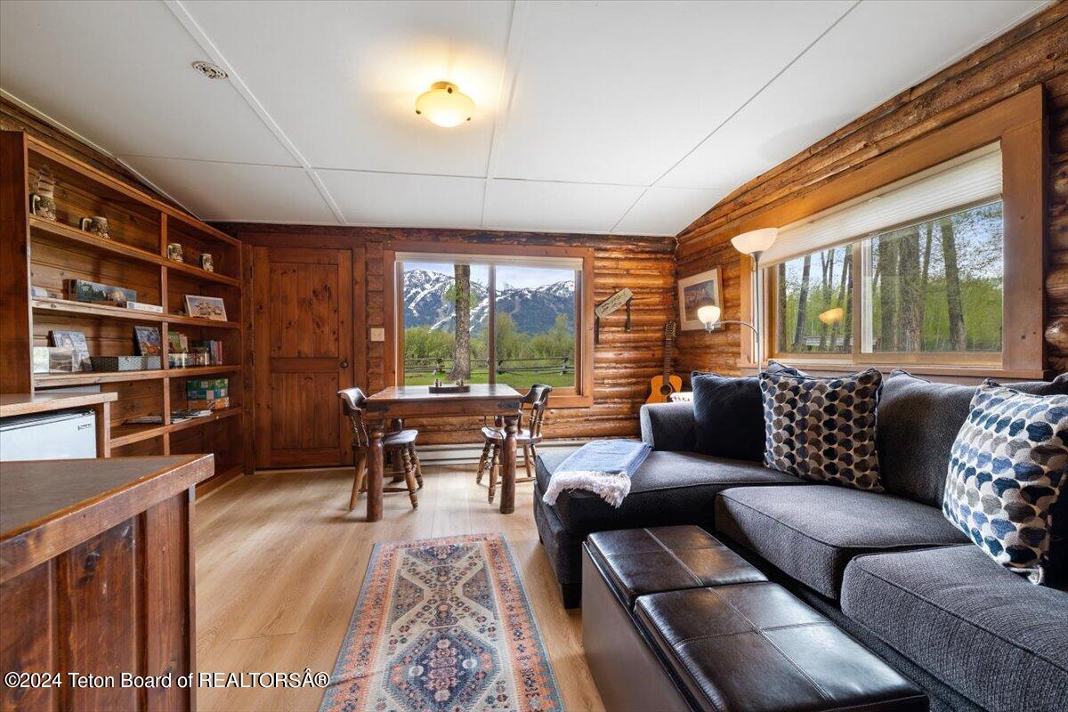 6455 N SNAKE RIVER RANCH Road