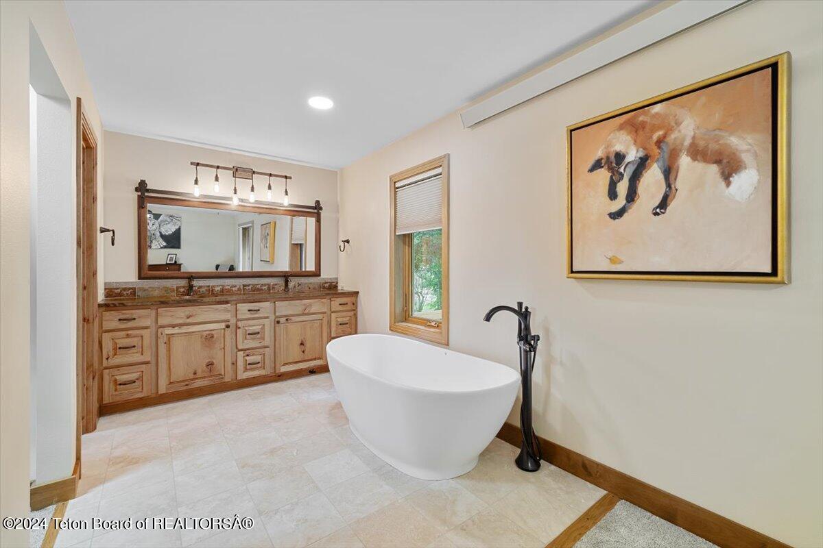 2044 HIDDEN RANCH Loop