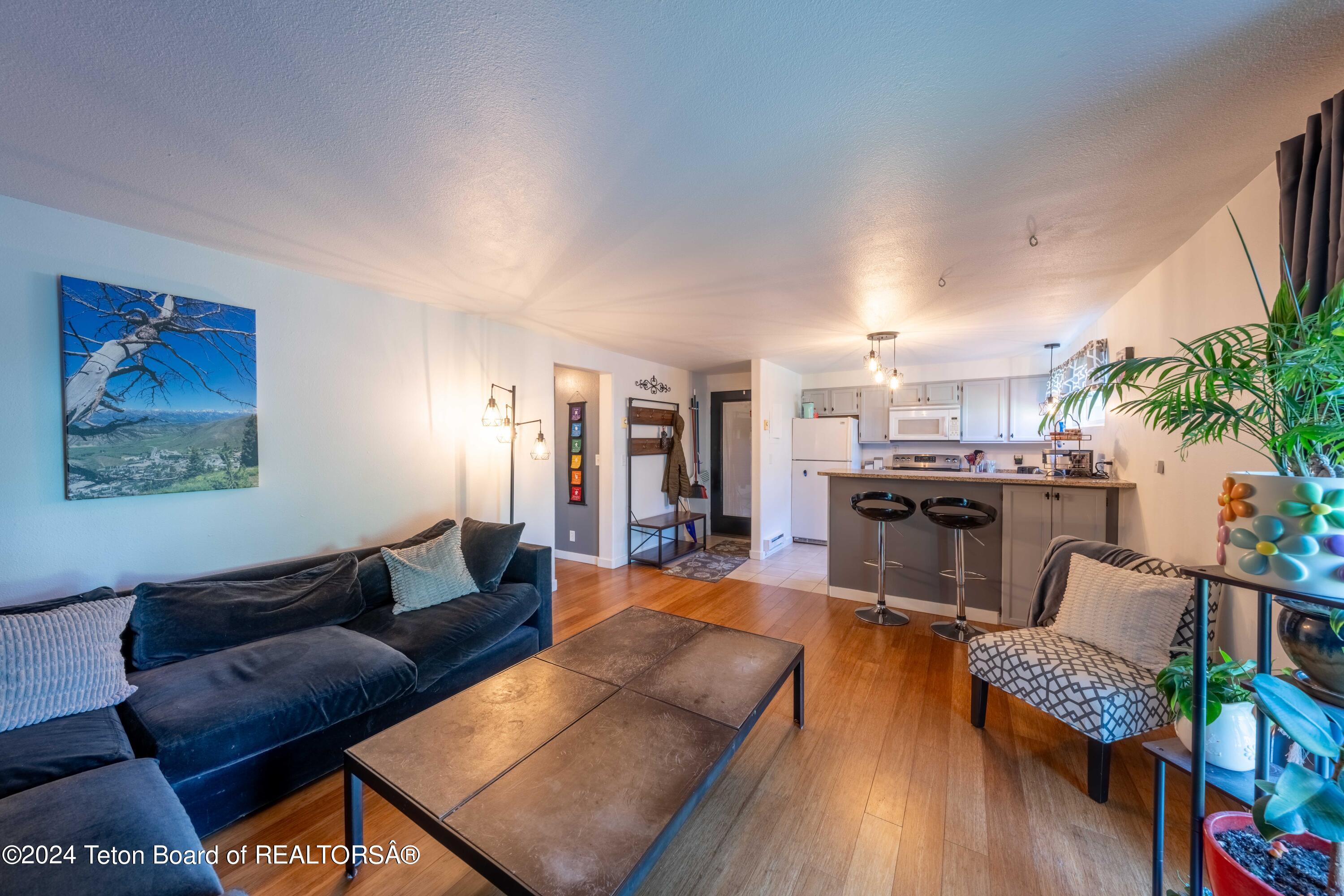 750 POWDERHORN Lane, L-2