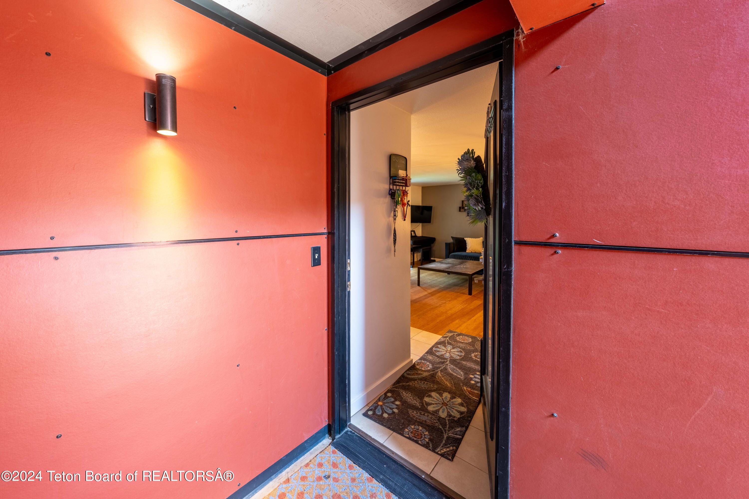 750 POWDERHORN Lane, L-2