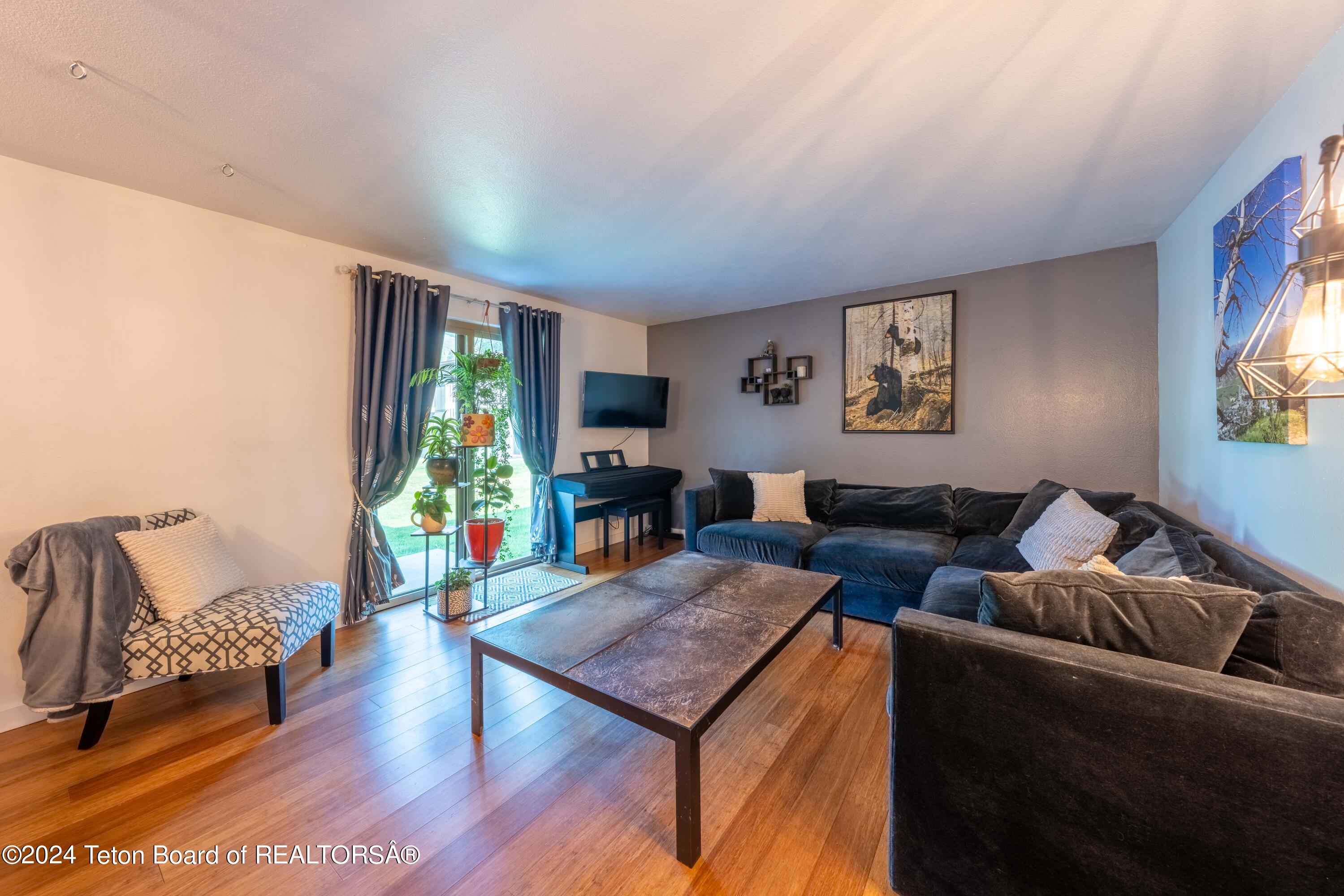 750 POWDERHORN Lane, L-2