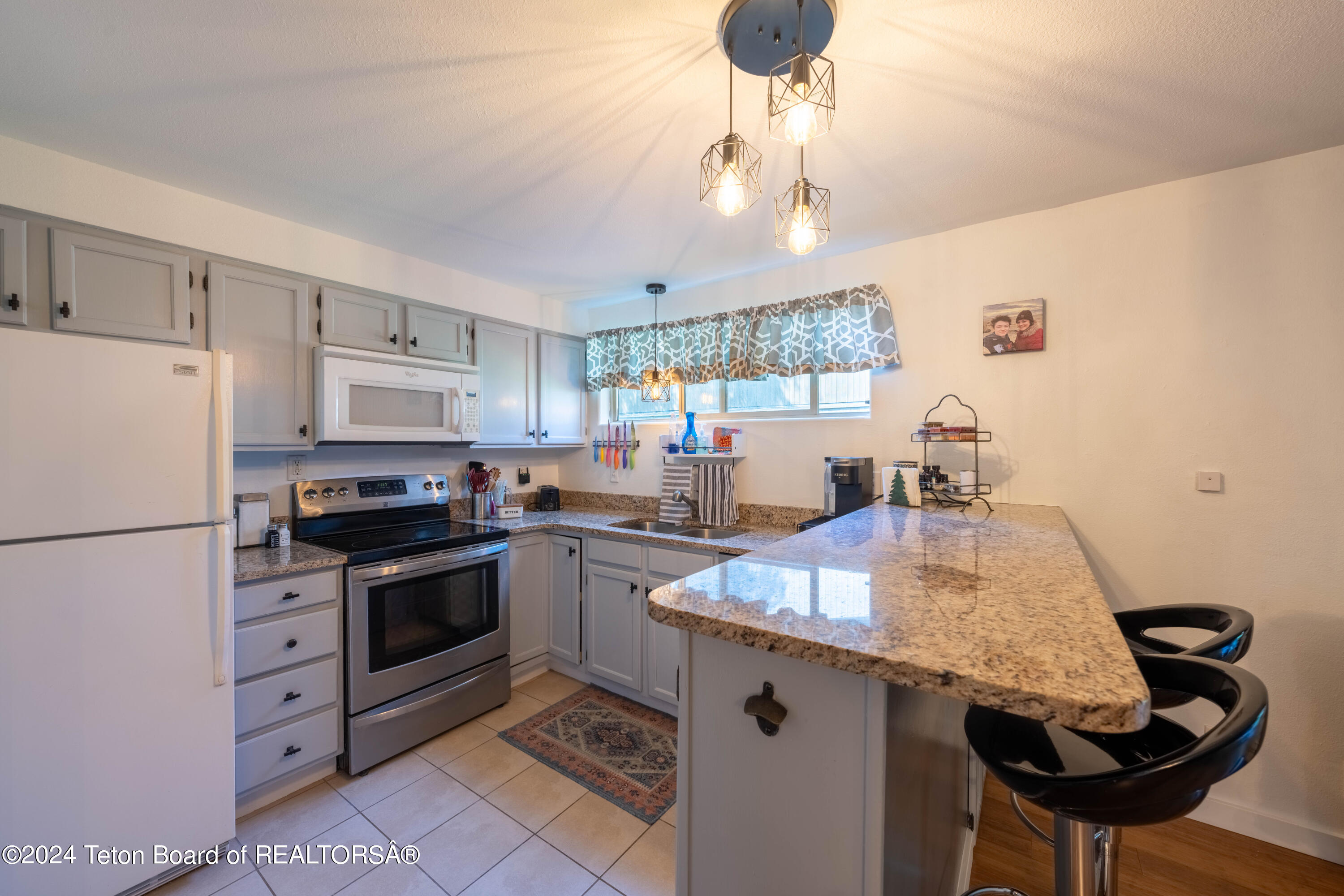 750 POWDERHORN Lane, L-2