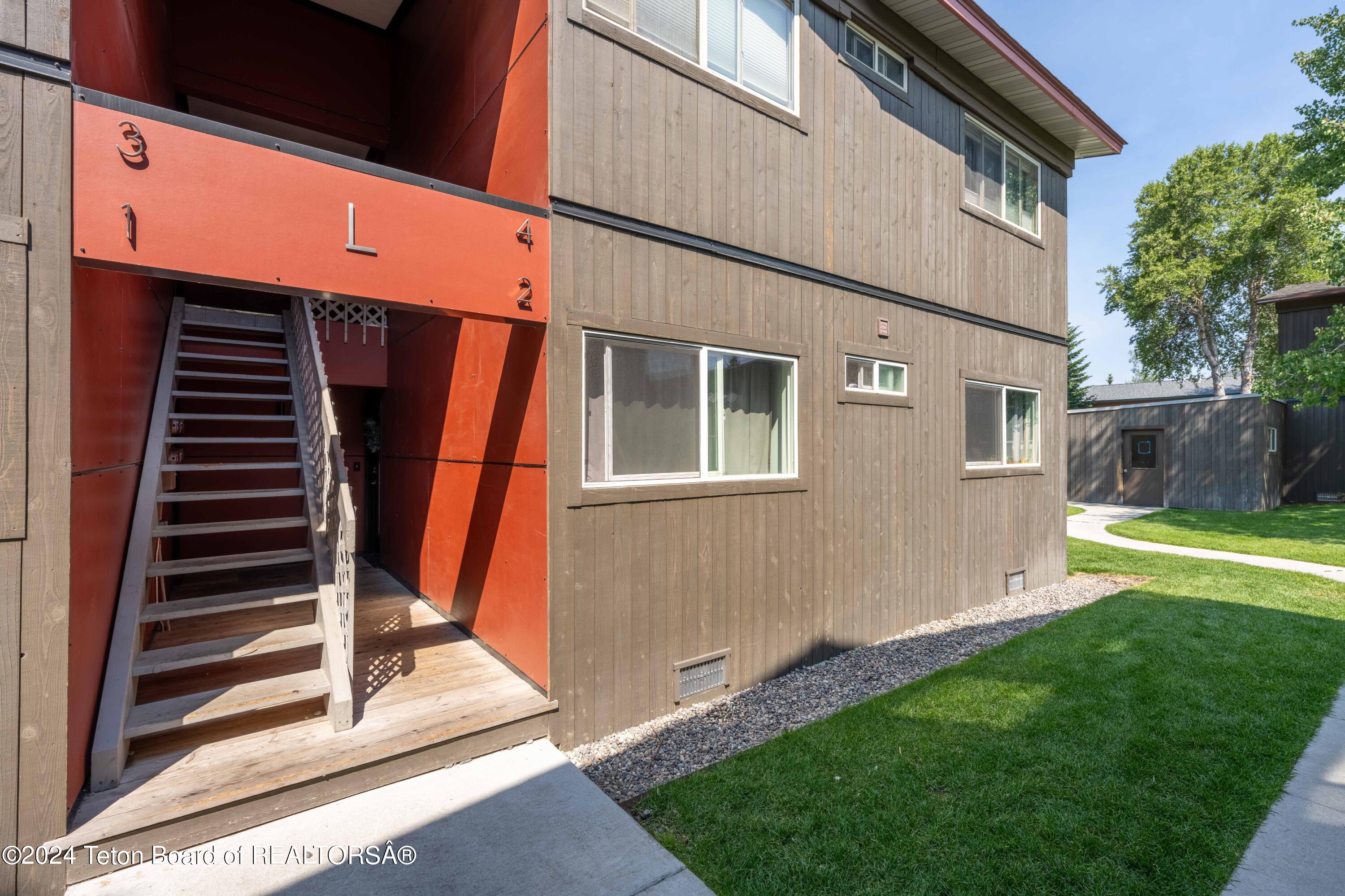 750 POWDERHORN Lane, L-2