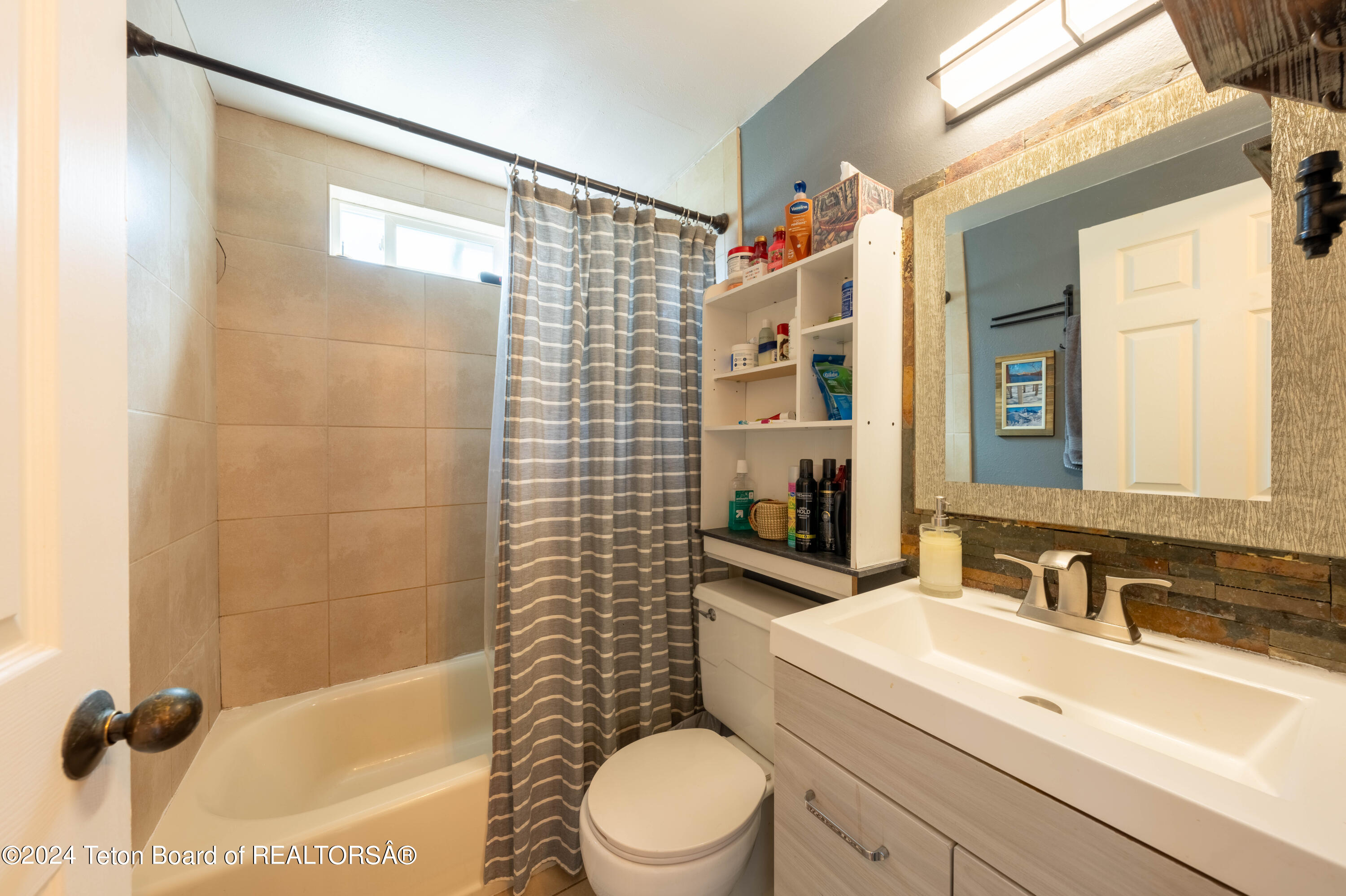 750 POWDERHORN Lane, L-2