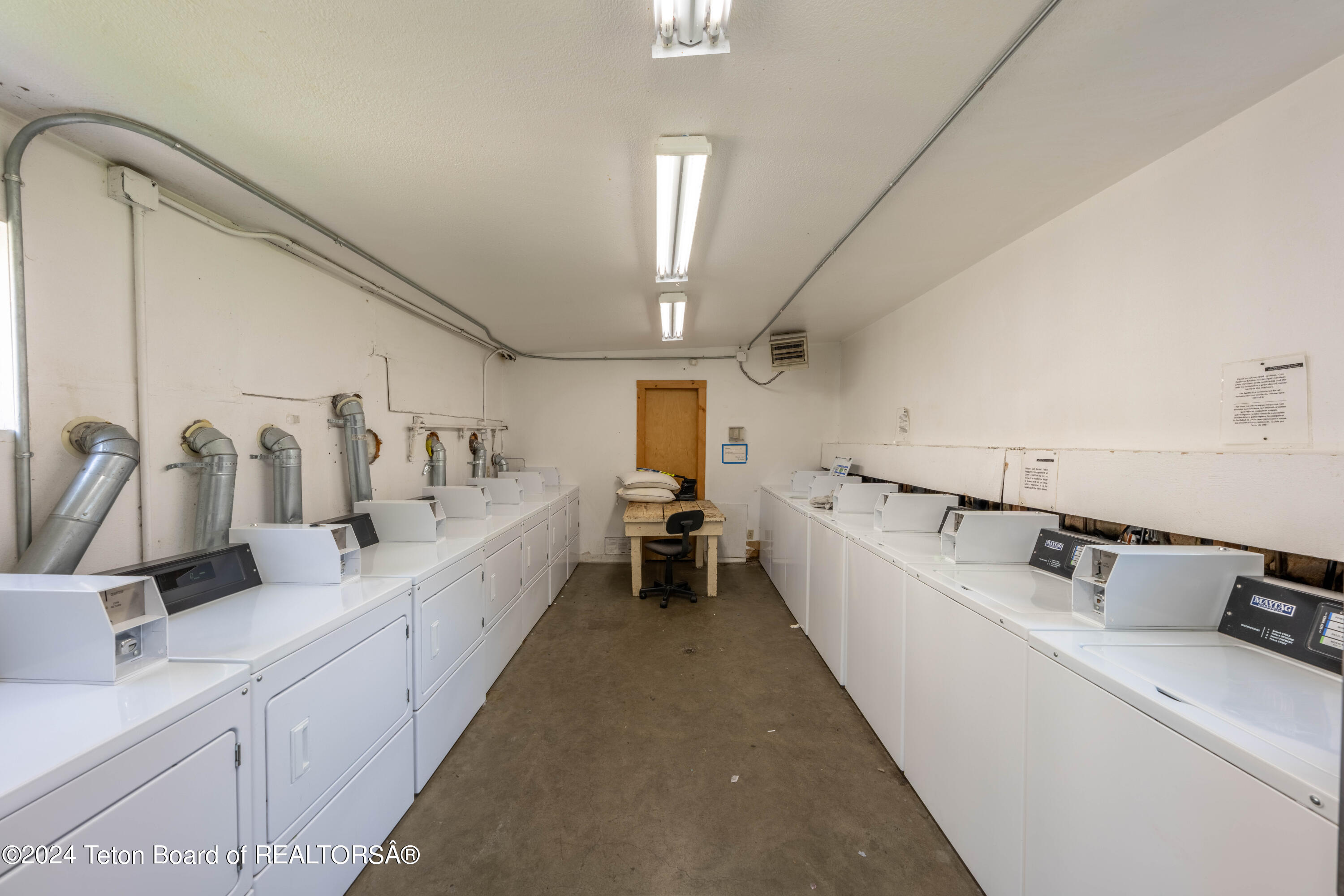 750 POWDERHORN Lane, L-2