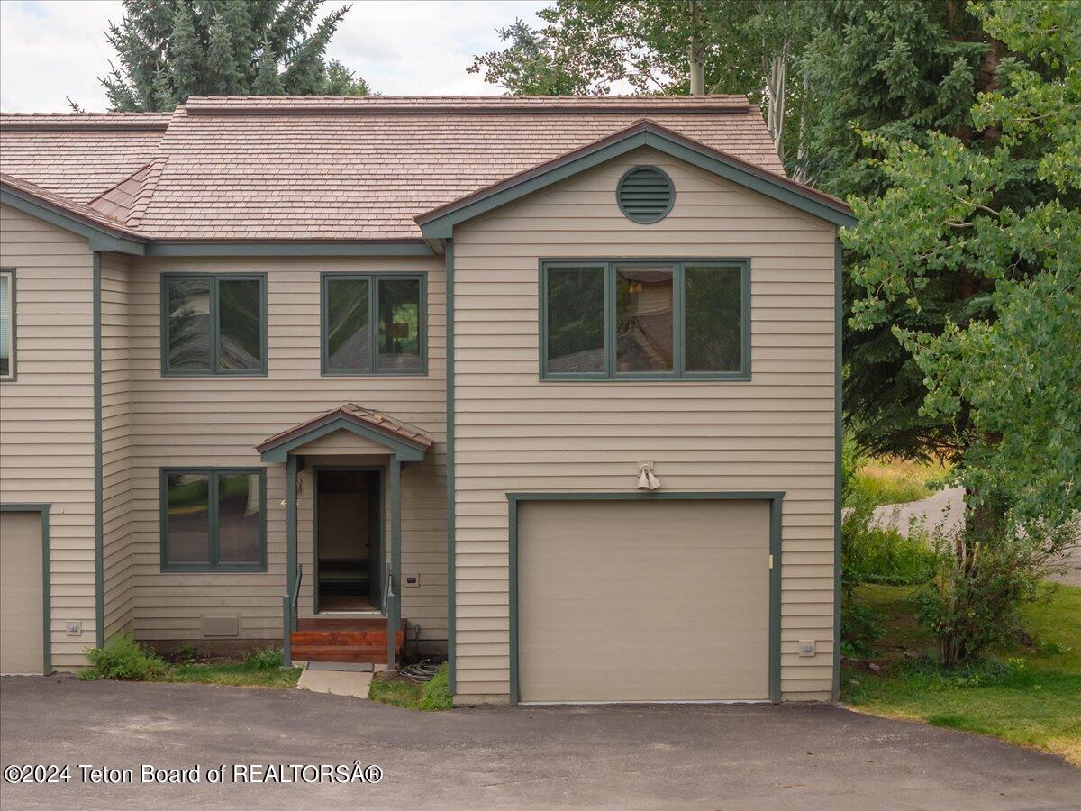 3940 N POND Drive, 13