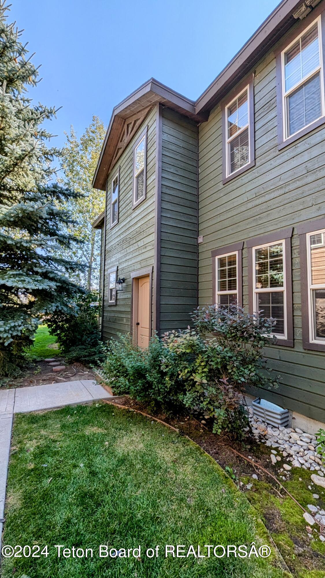 715 MORAINE Court, 13 BLOCK 3