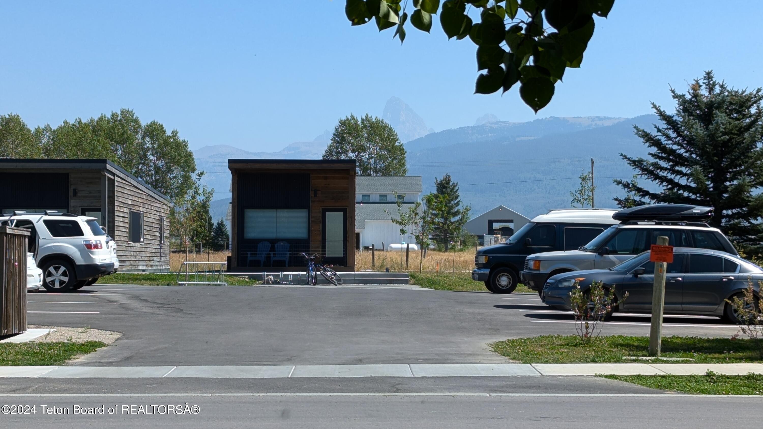 715 MORAINE Court, 13 BLOCK 3