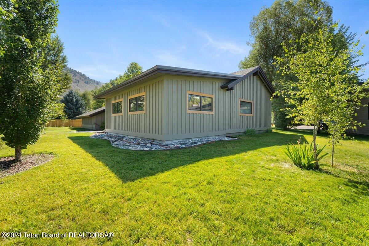 1265 W BULL RAKE Drive