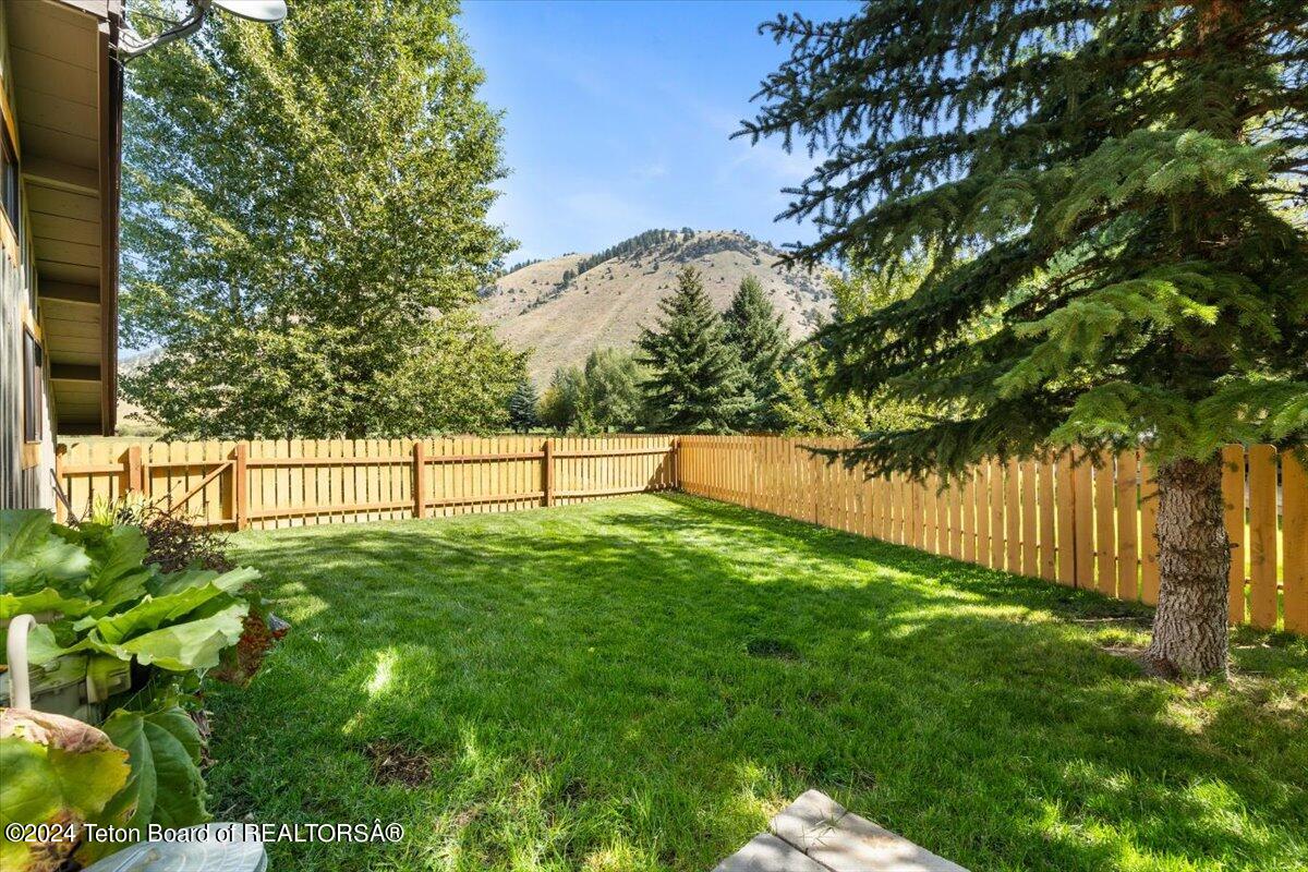 1265 W BULL RAKE Drive