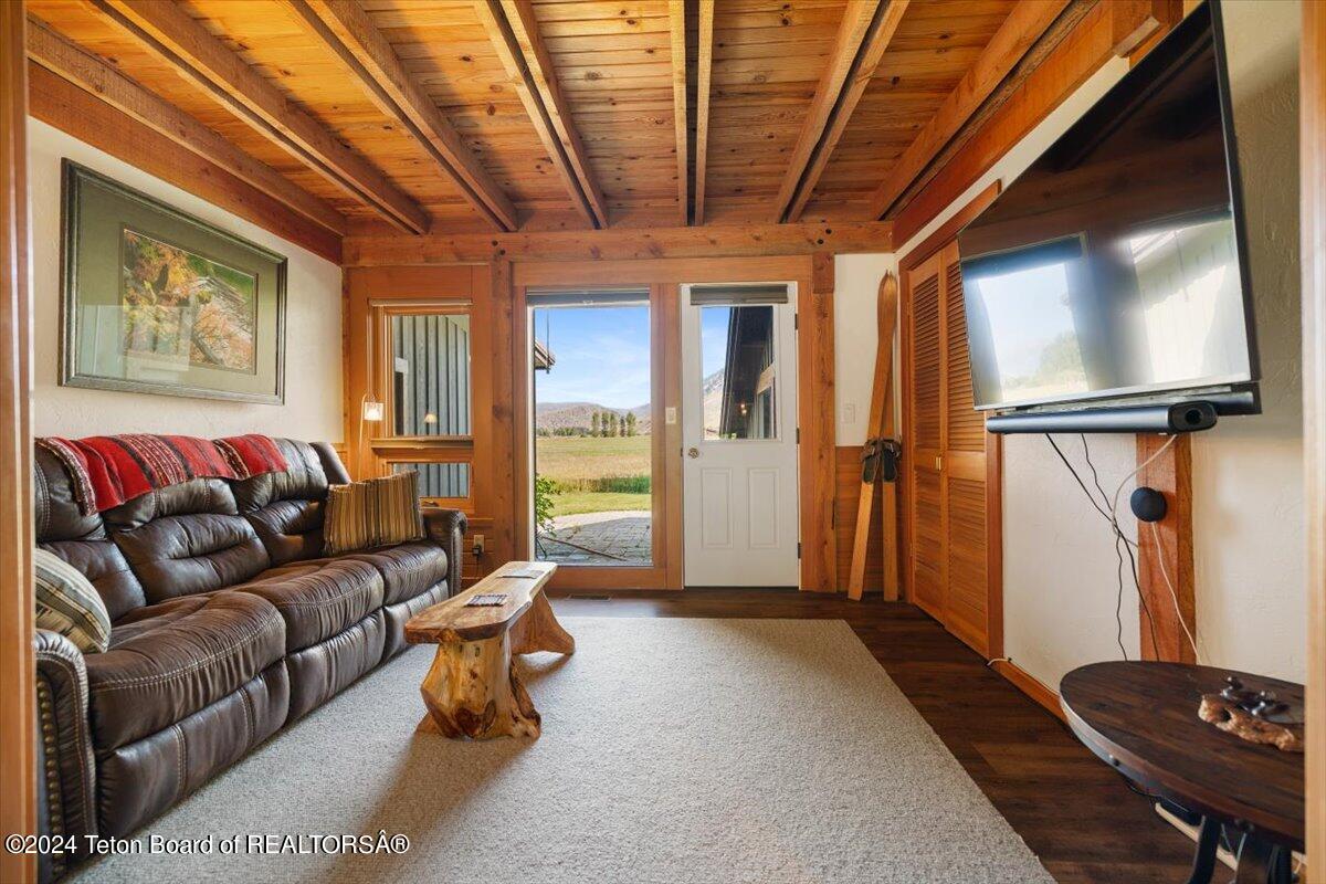 1265 W BULL RAKE Drive