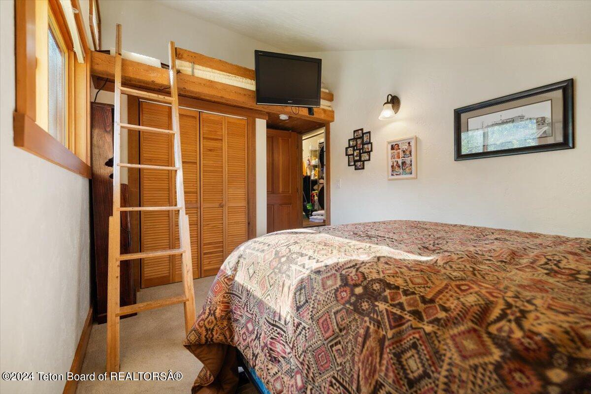 1265 W BULL RAKE Drive