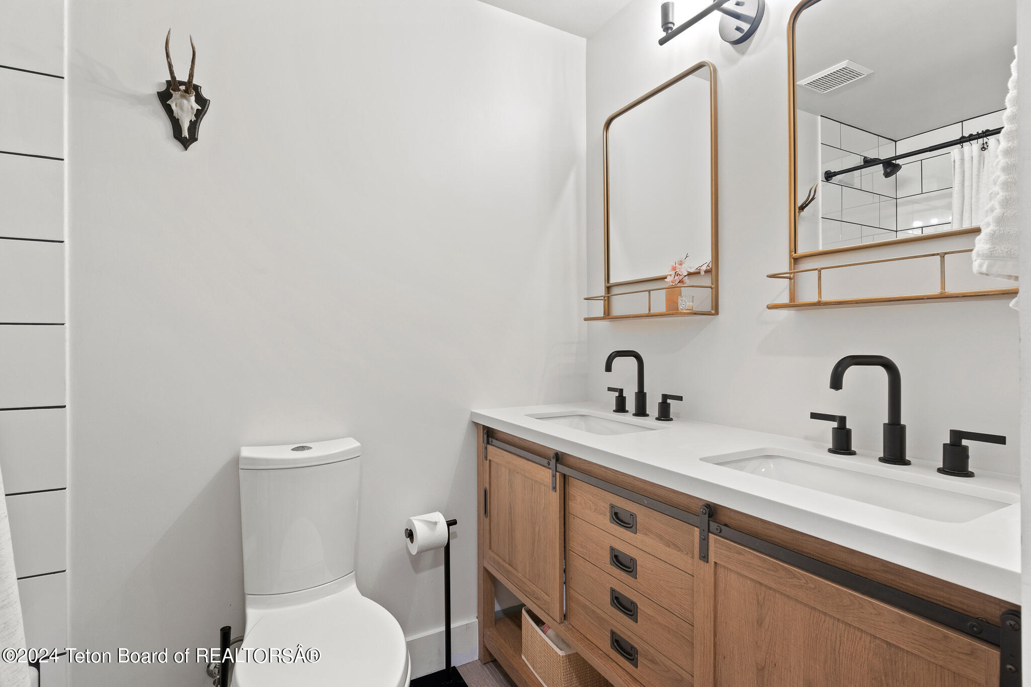 2039 DANDELION Court