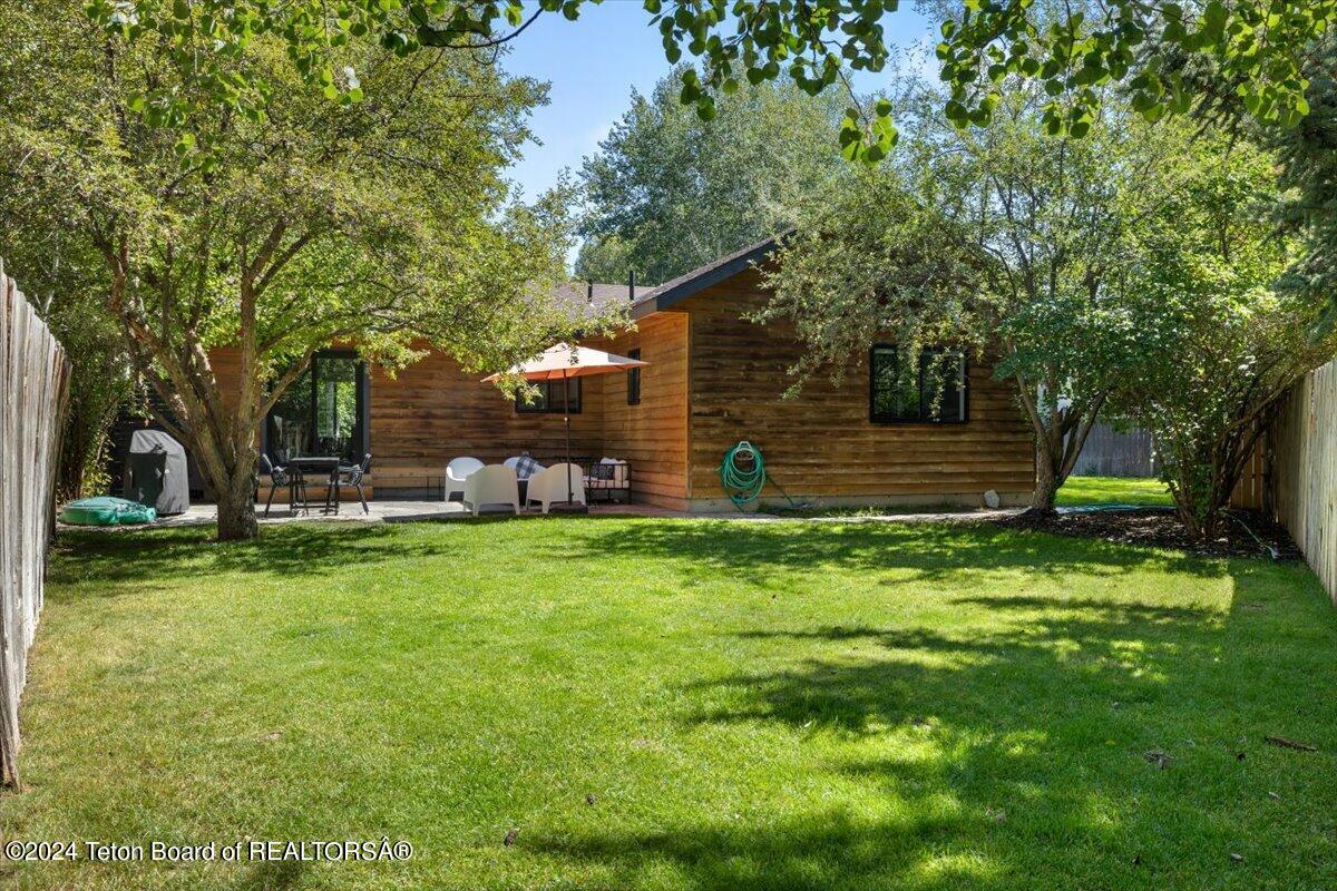 2039 DANDELION Court