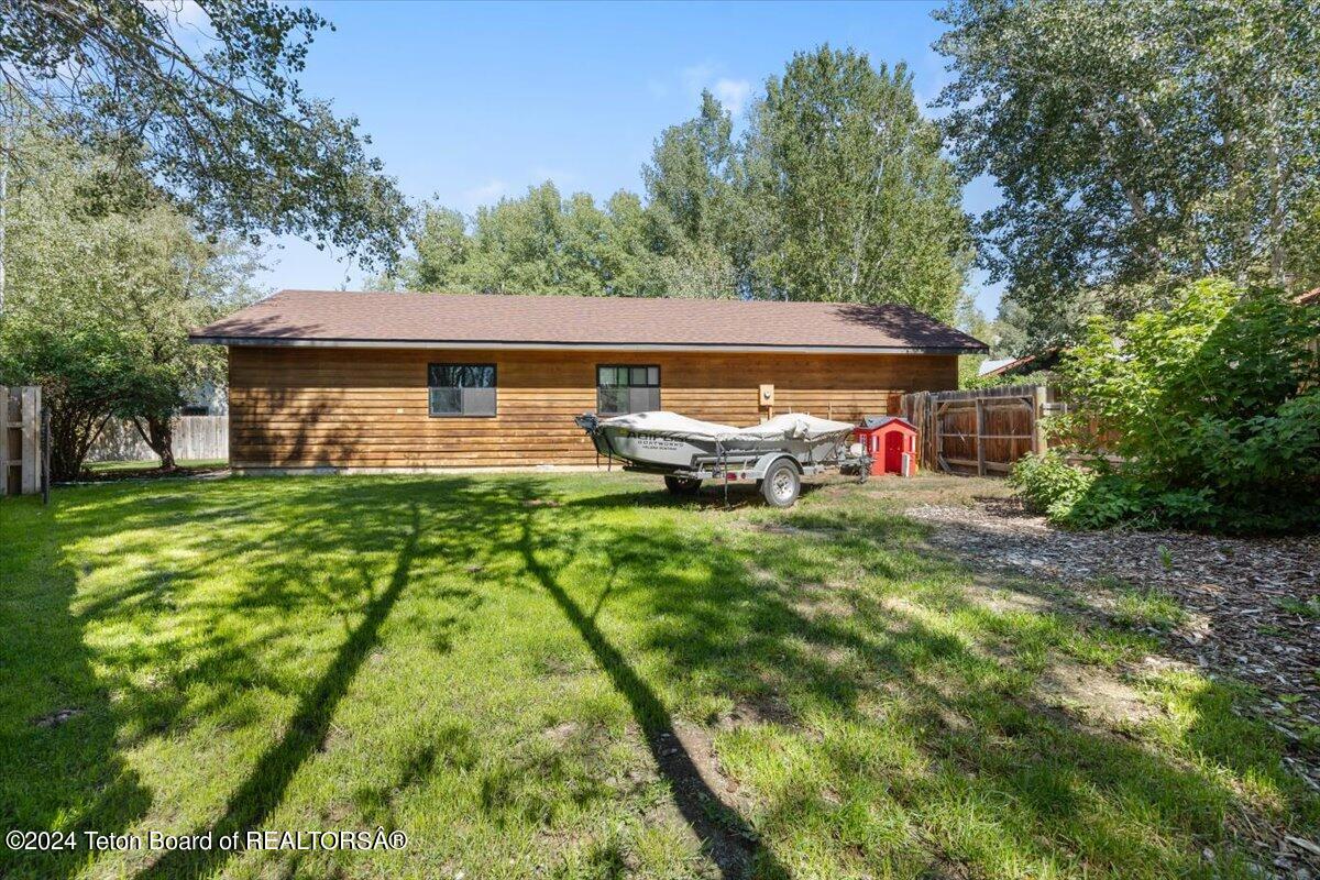 2039 DANDELION Court