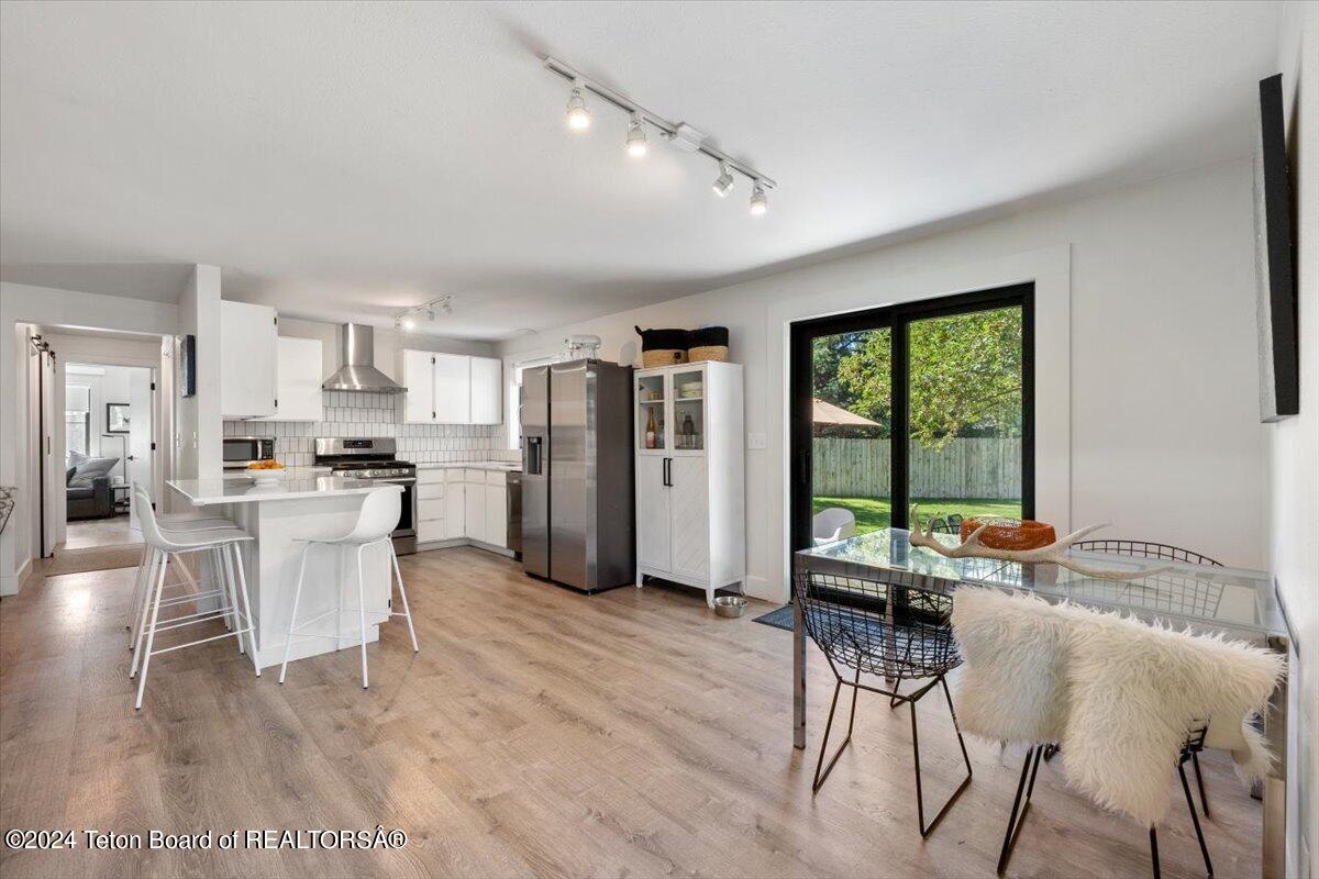 2039 DANDELION Court