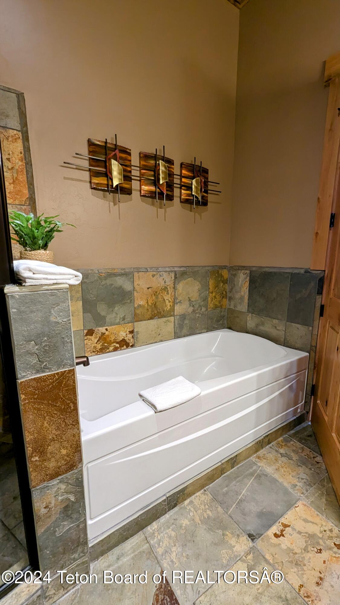 122 HASTINGS Drive, 109