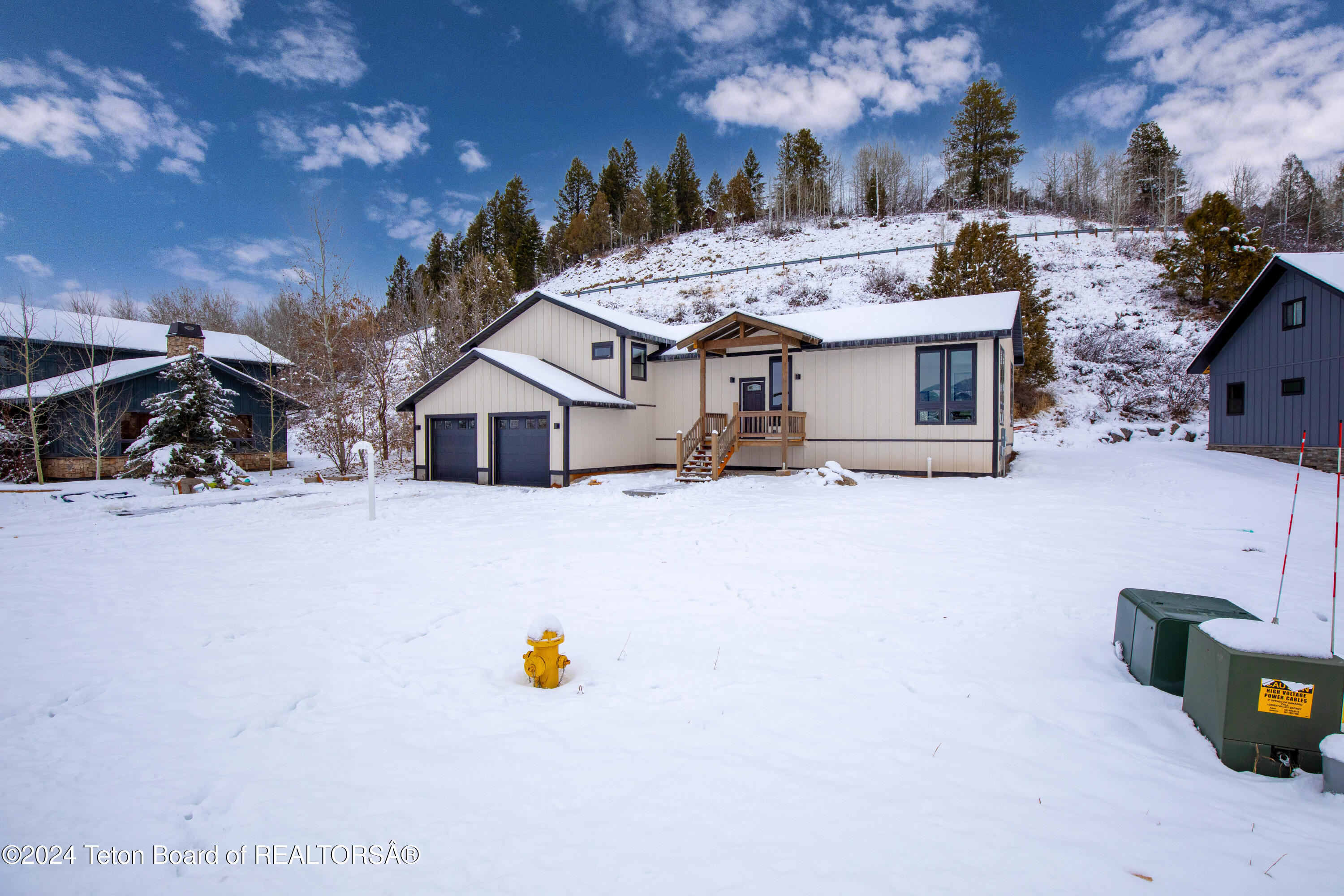 190 MEADOW RIDGE Drive