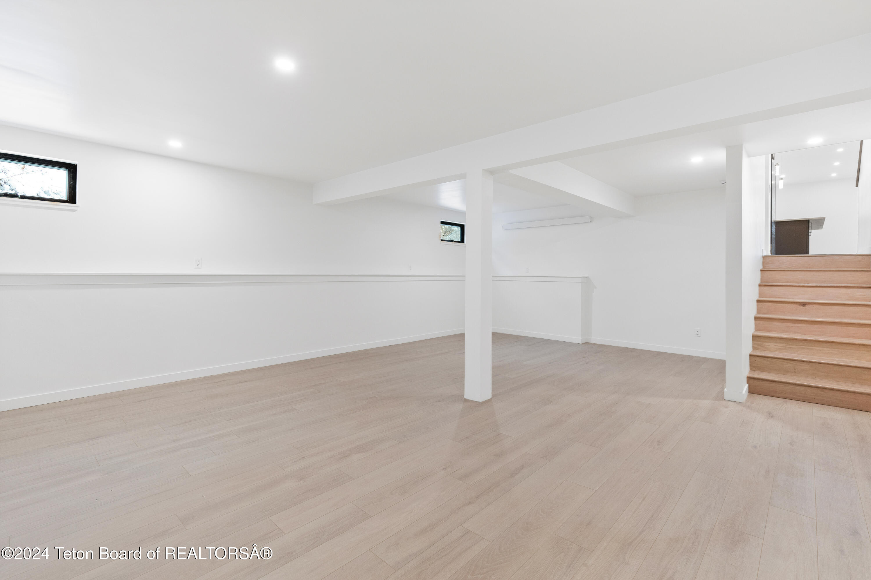 190 MEADOW RIDGE Drive