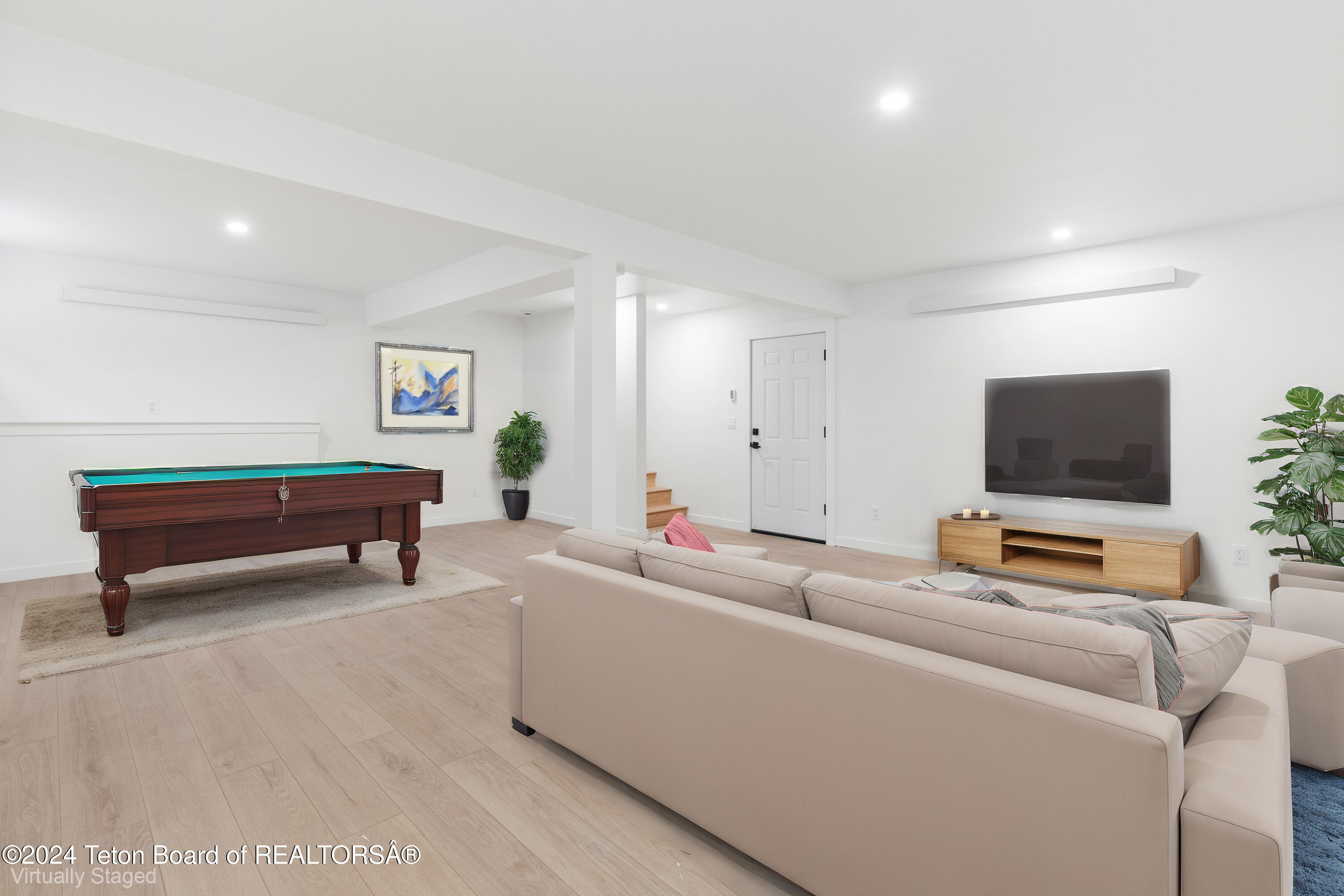 190 MEADOW RIDGE Drive