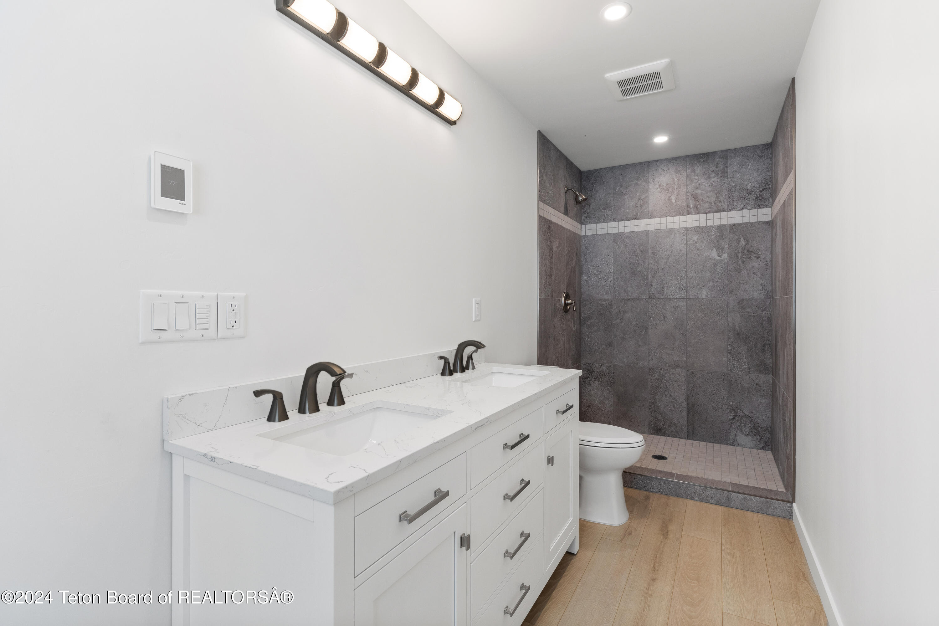 190 MEADOW RIDGE Drive