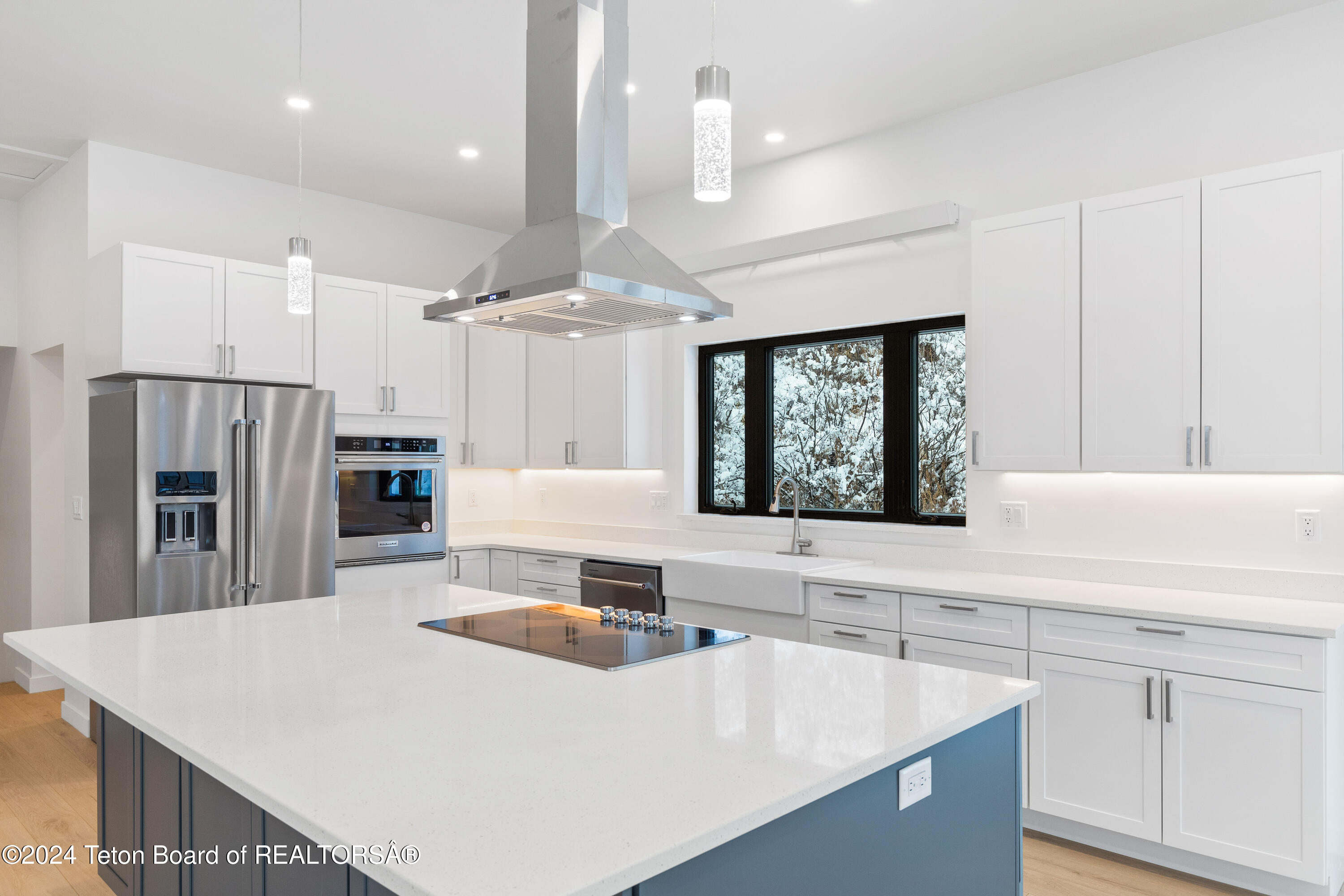 190 MEADOW RIDGE Drive