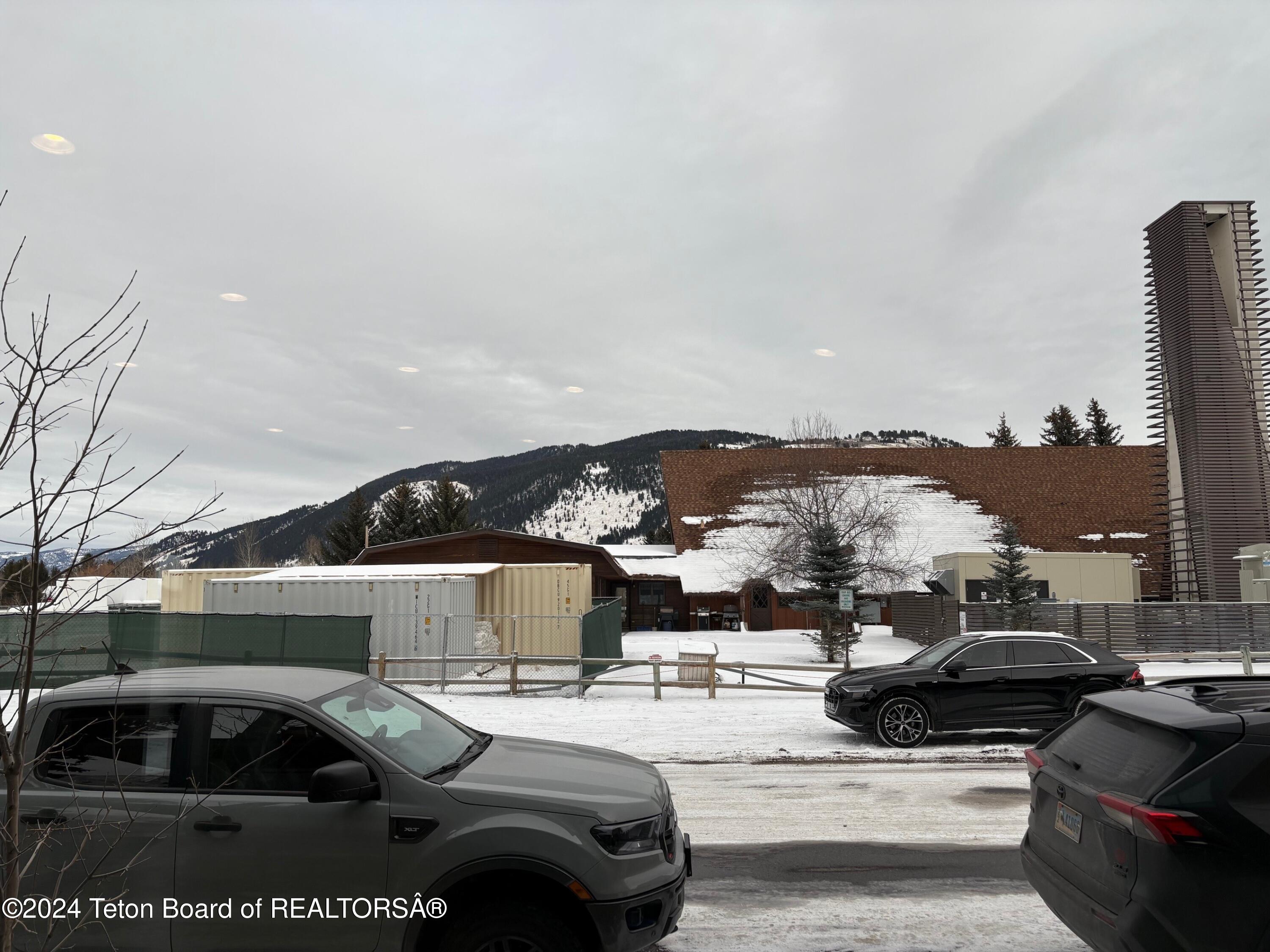 174 N KING Street, 101