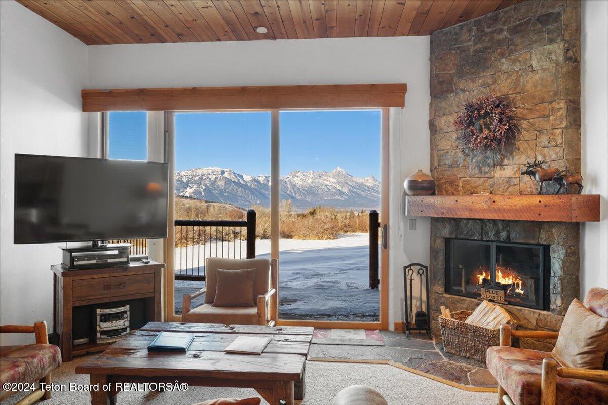 1668 N EAST BUTTE Road, 3146-47